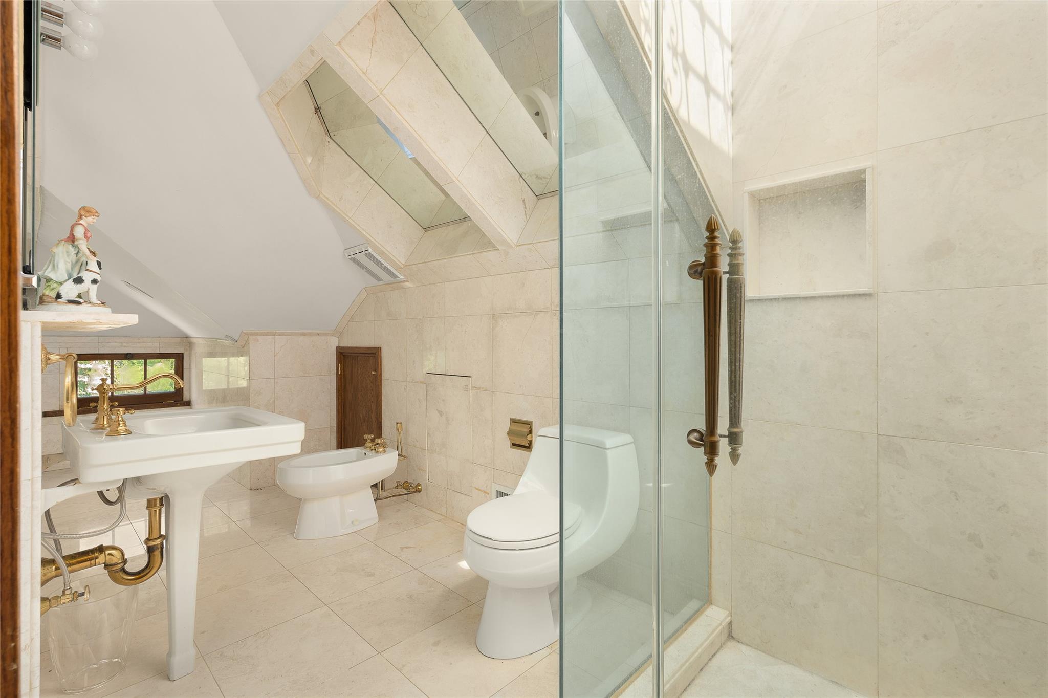 #15 photo, 220 Woodside Drive, ナッソー郡 Hewlett Bay Park , NY 11557