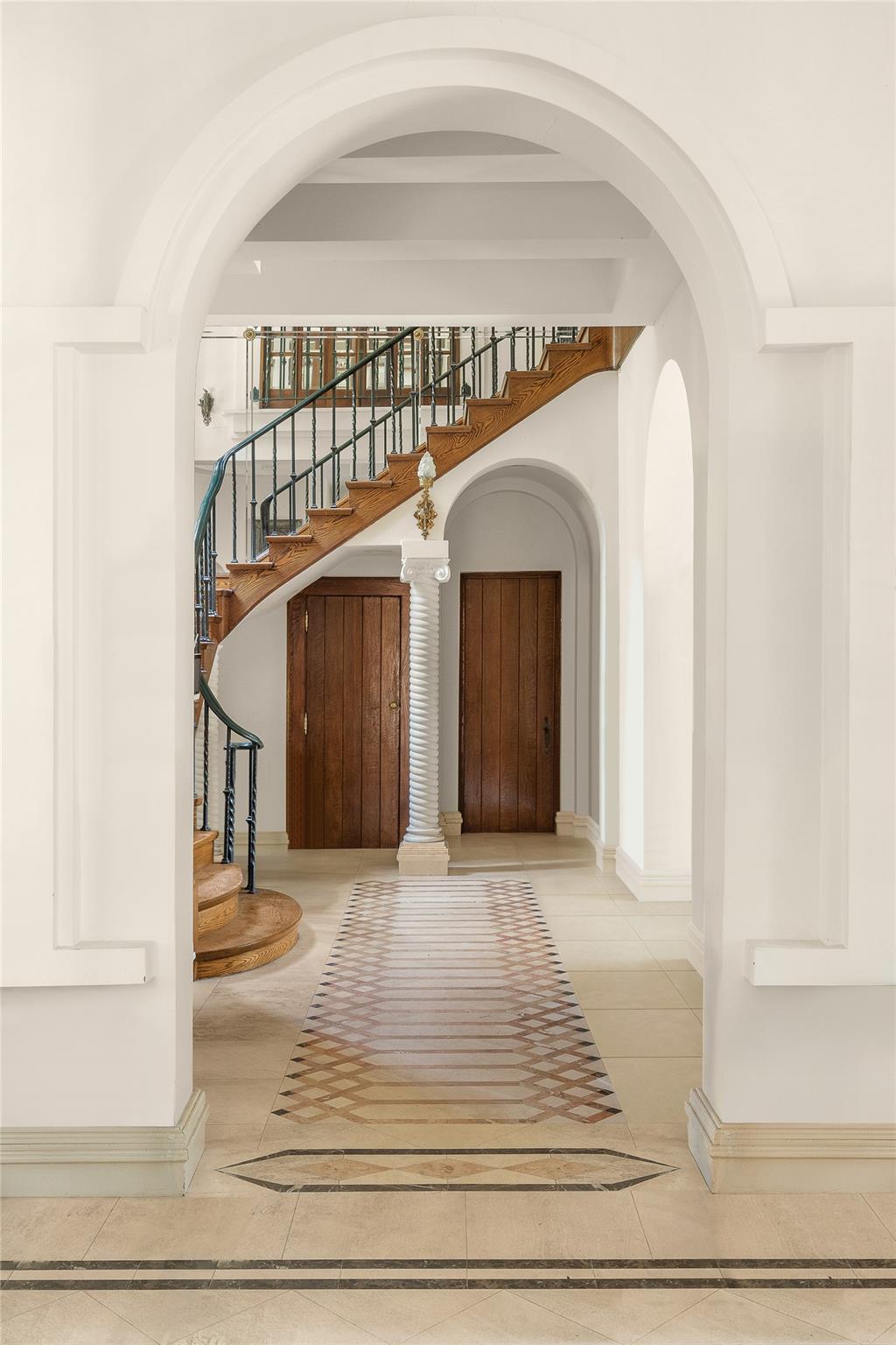 #2 photo, 220 Woodside Drive, ナッソー郡 Hewlett Bay Park , NY 11557