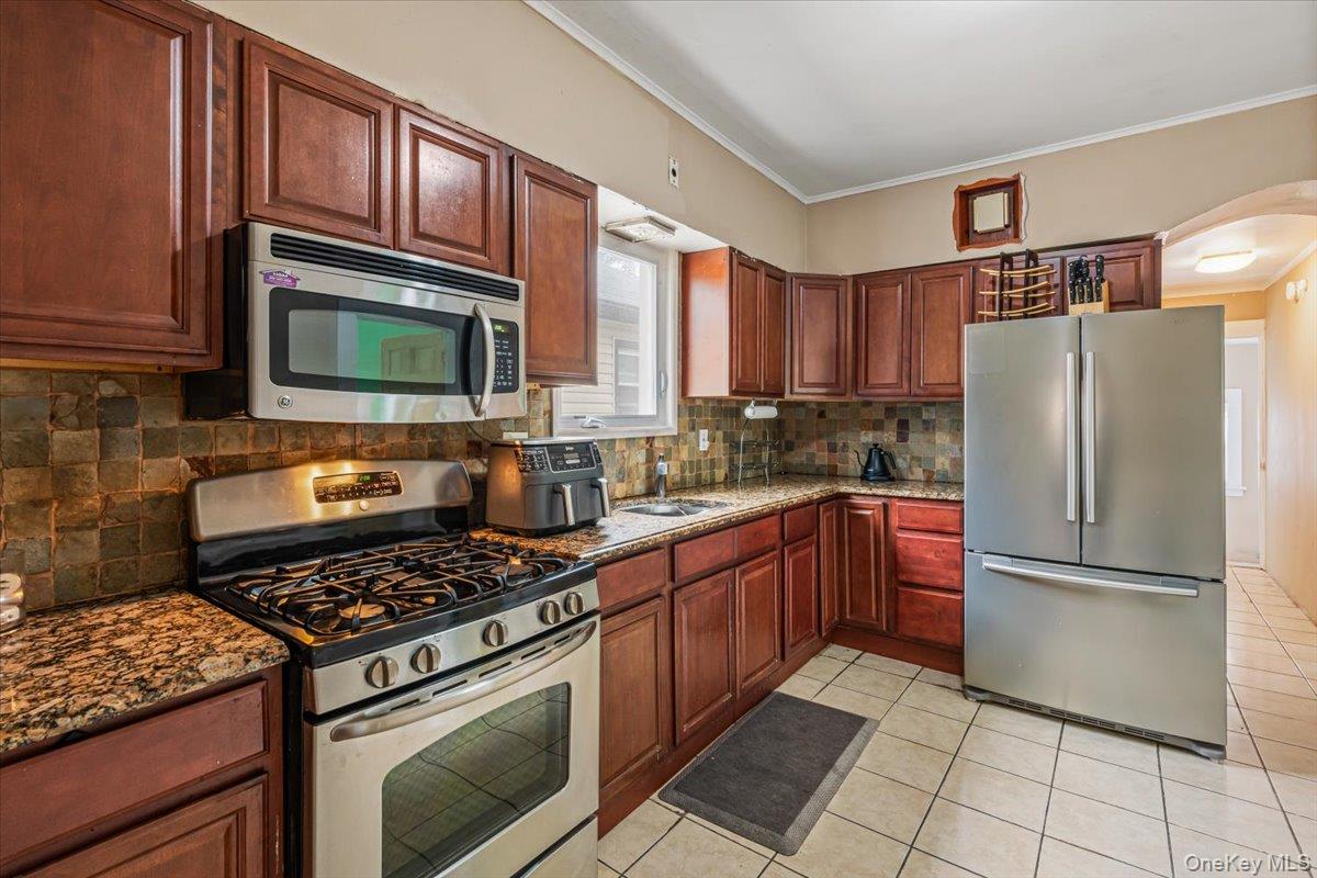 #8 photo, 319 Beach 47th Street, Far Rockaway , NY 11691