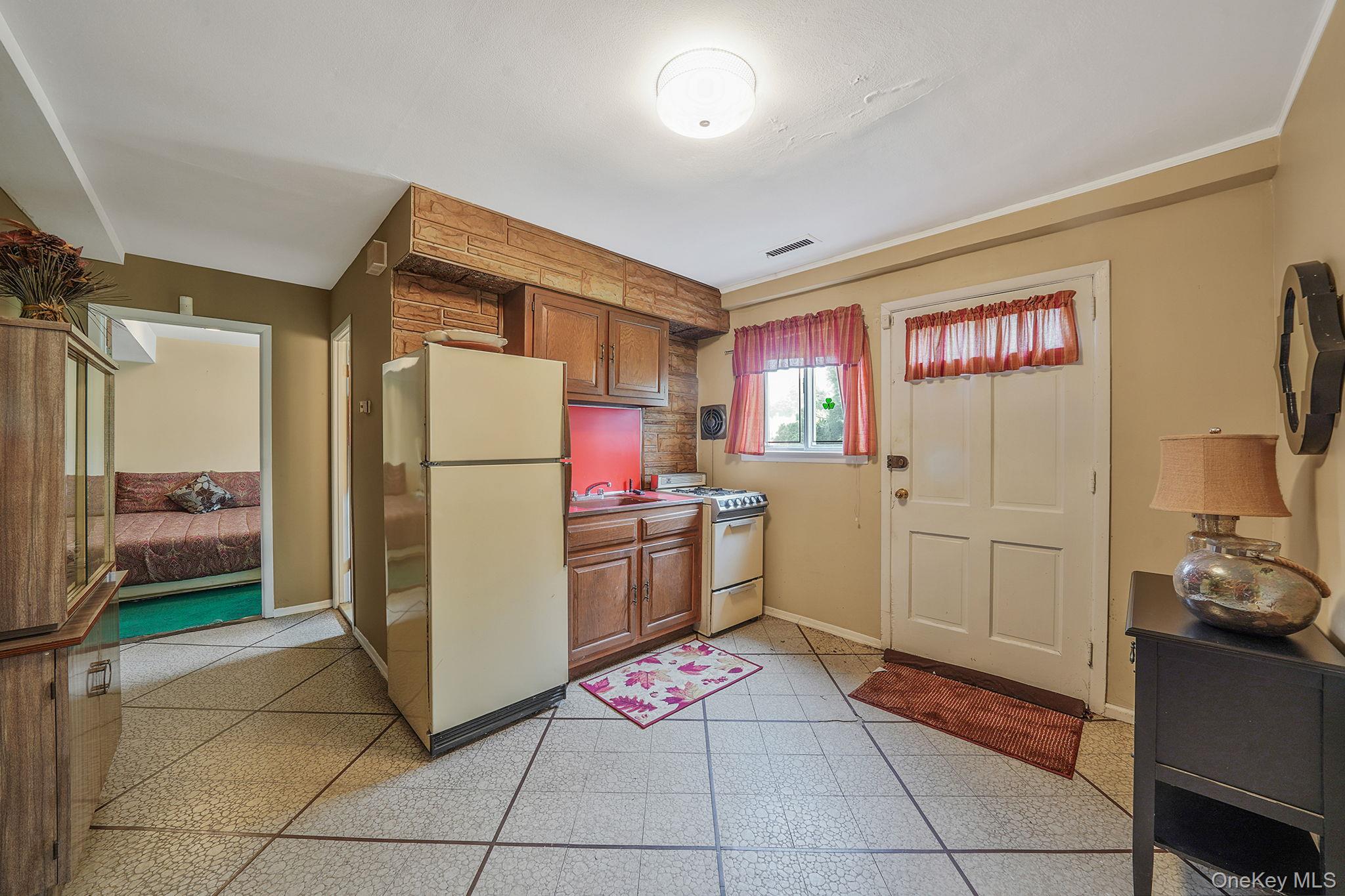 #12 photo, 47-04 167 Street, Flushing , NY 11358