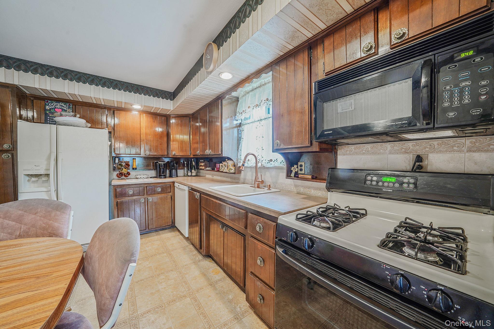 #6 photo, 47-04 167 Street, Flushing , NY 11358