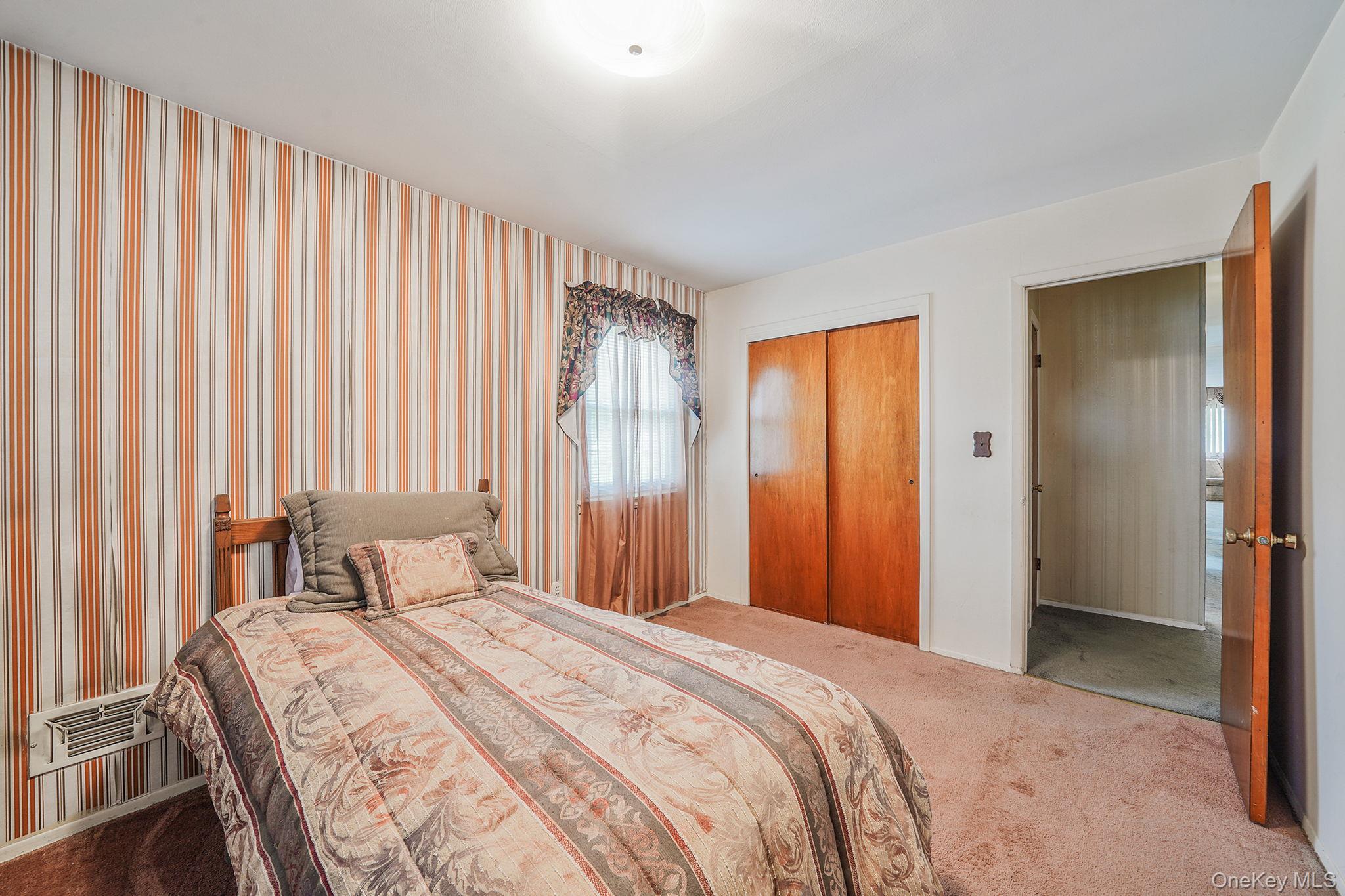 #8 photo, 47-04 167 Street, Flushing , NY 11358