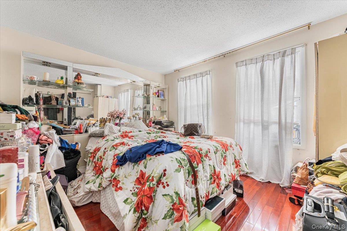 #11 photo, 977 E 179th Street, Bronx , NY 10460