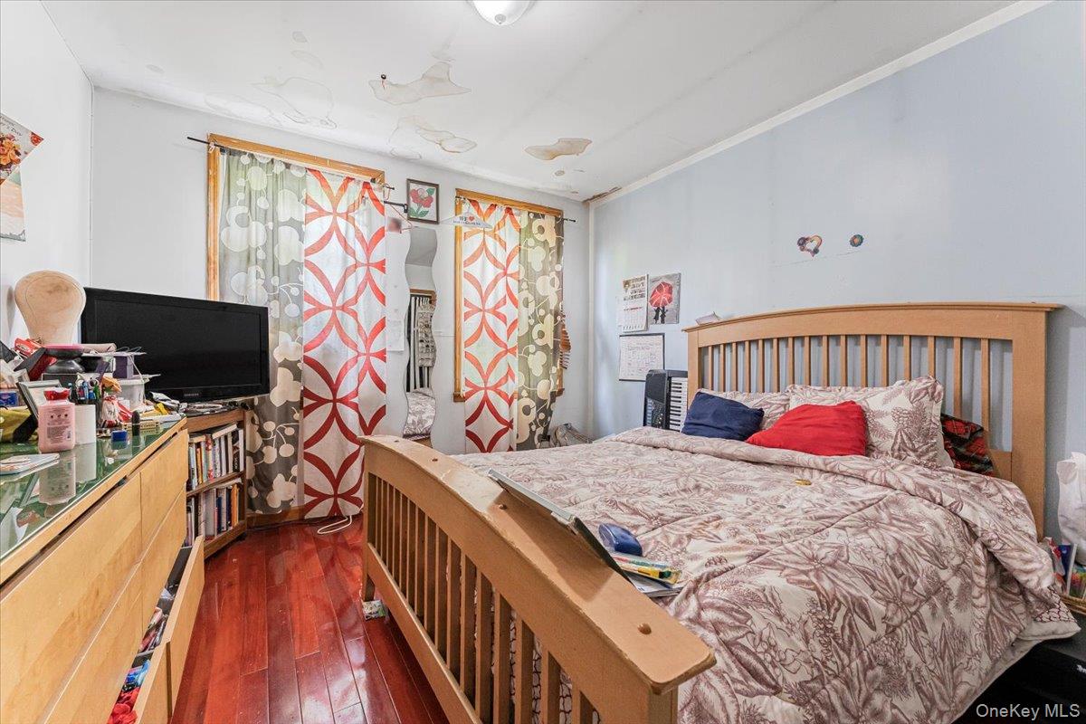 #19 photo, 977 E 179th Street, Bronx , NY 10460