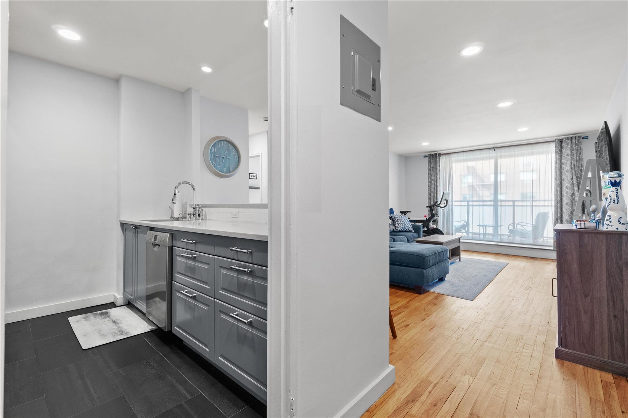 #5 photo, 377 Westchester Avenue, Port Chester , NY 10573