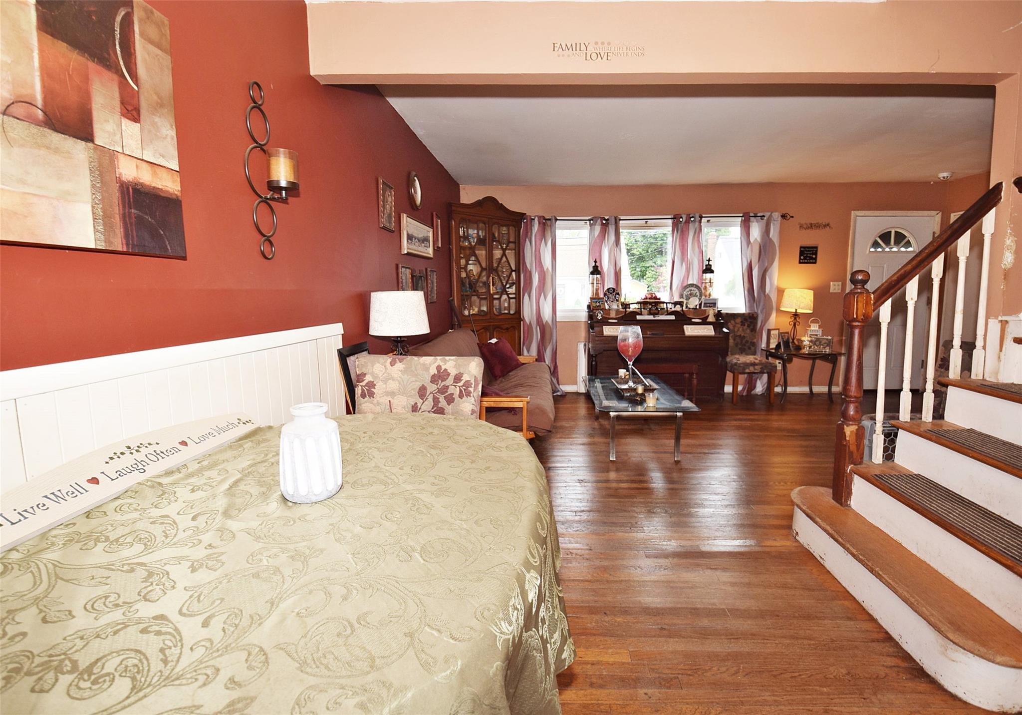 #11 photo, 940 N Erie Avenue, Lindenhurst , NY 11757