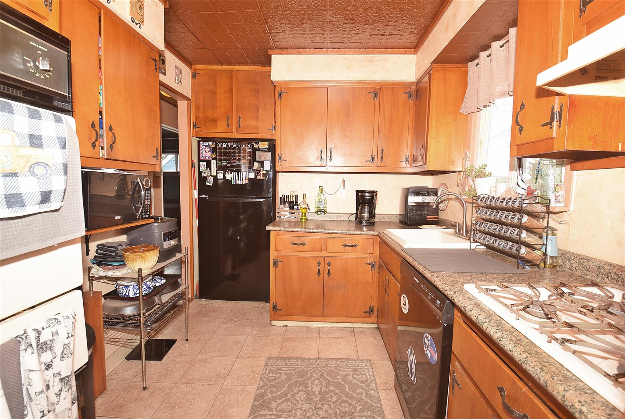 #12 photo, 940 N Erie Avenue, Lindenhurst , NY 11757