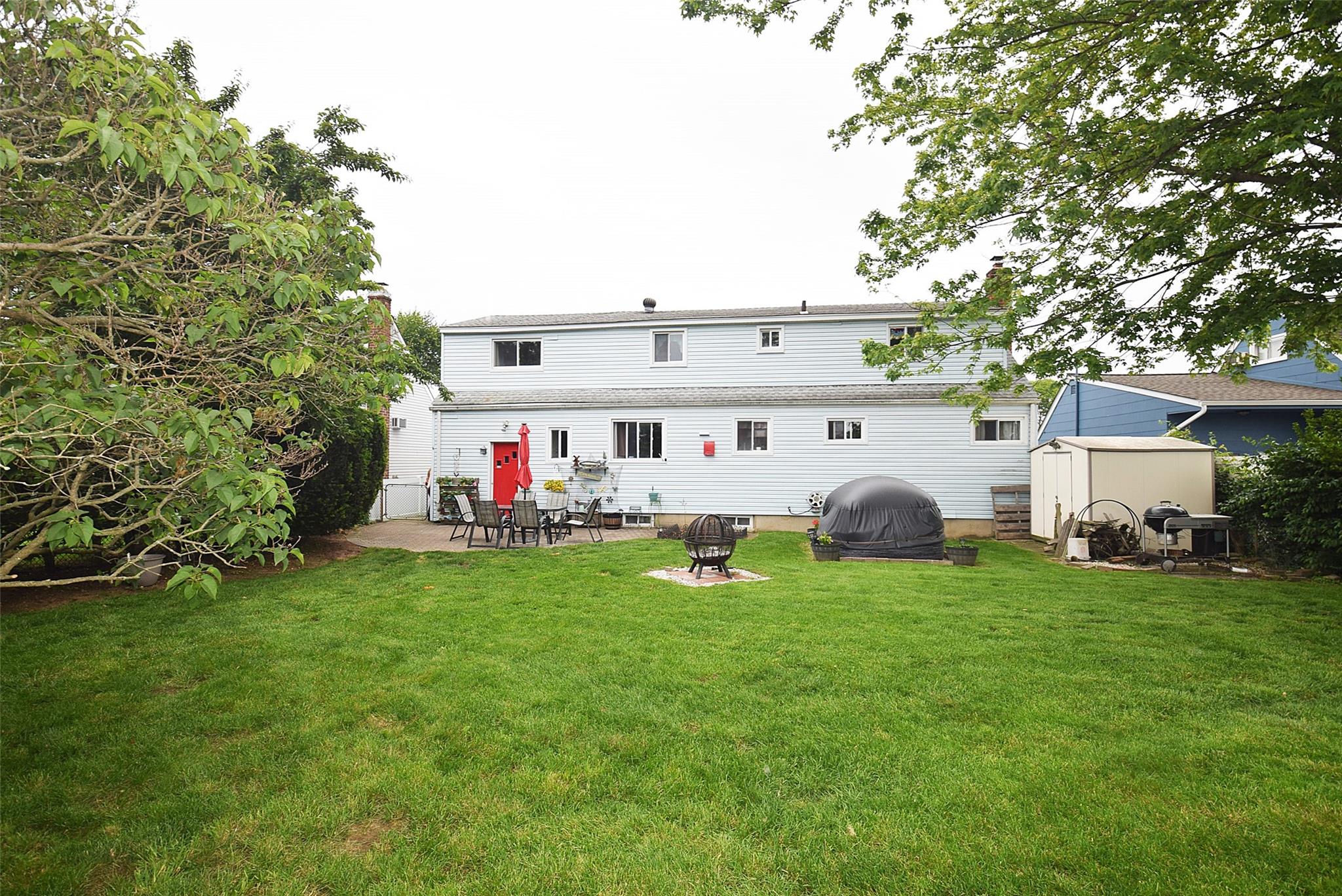 #4 photo, 940 N Erie Avenue, Lindenhurst , NY 11757