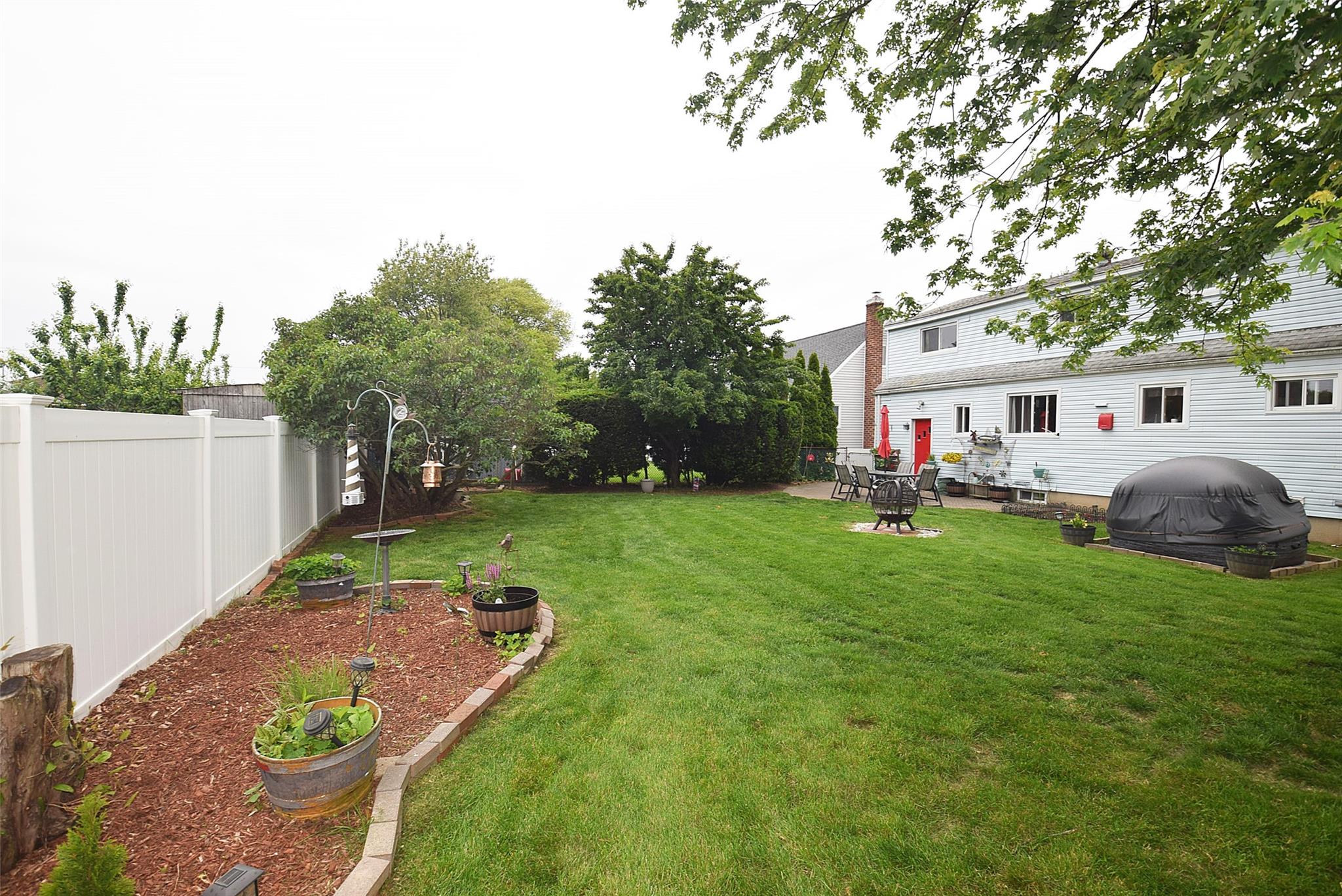 #5 photo, 940 N Erie Avenue, Lindenhurst , NY 11757