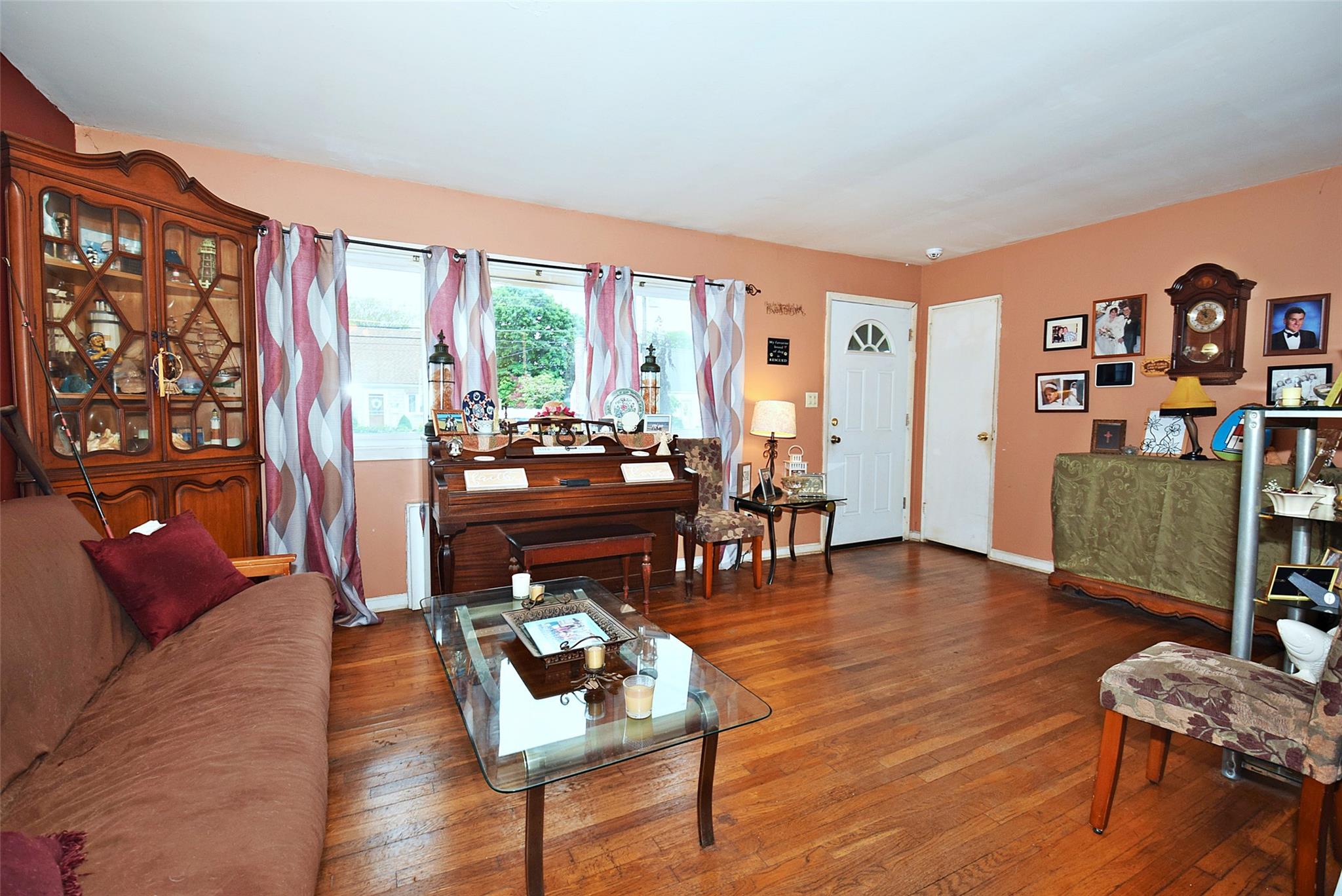 #9 photo, 940 N Erie Avenue, Lindenhurst , NY 11757