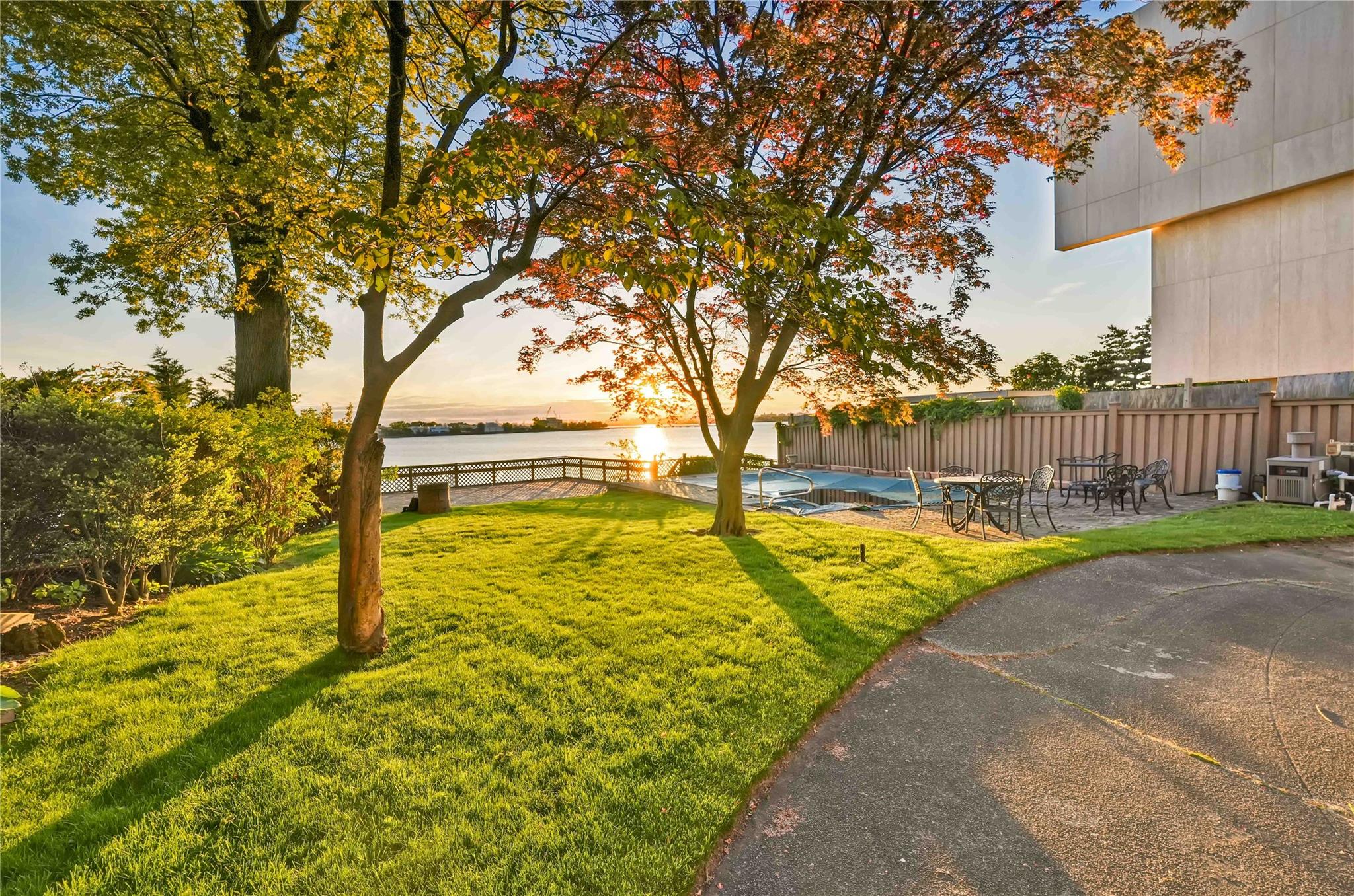 #4 photo, 95 Malba Drive, Malba , NY 11357