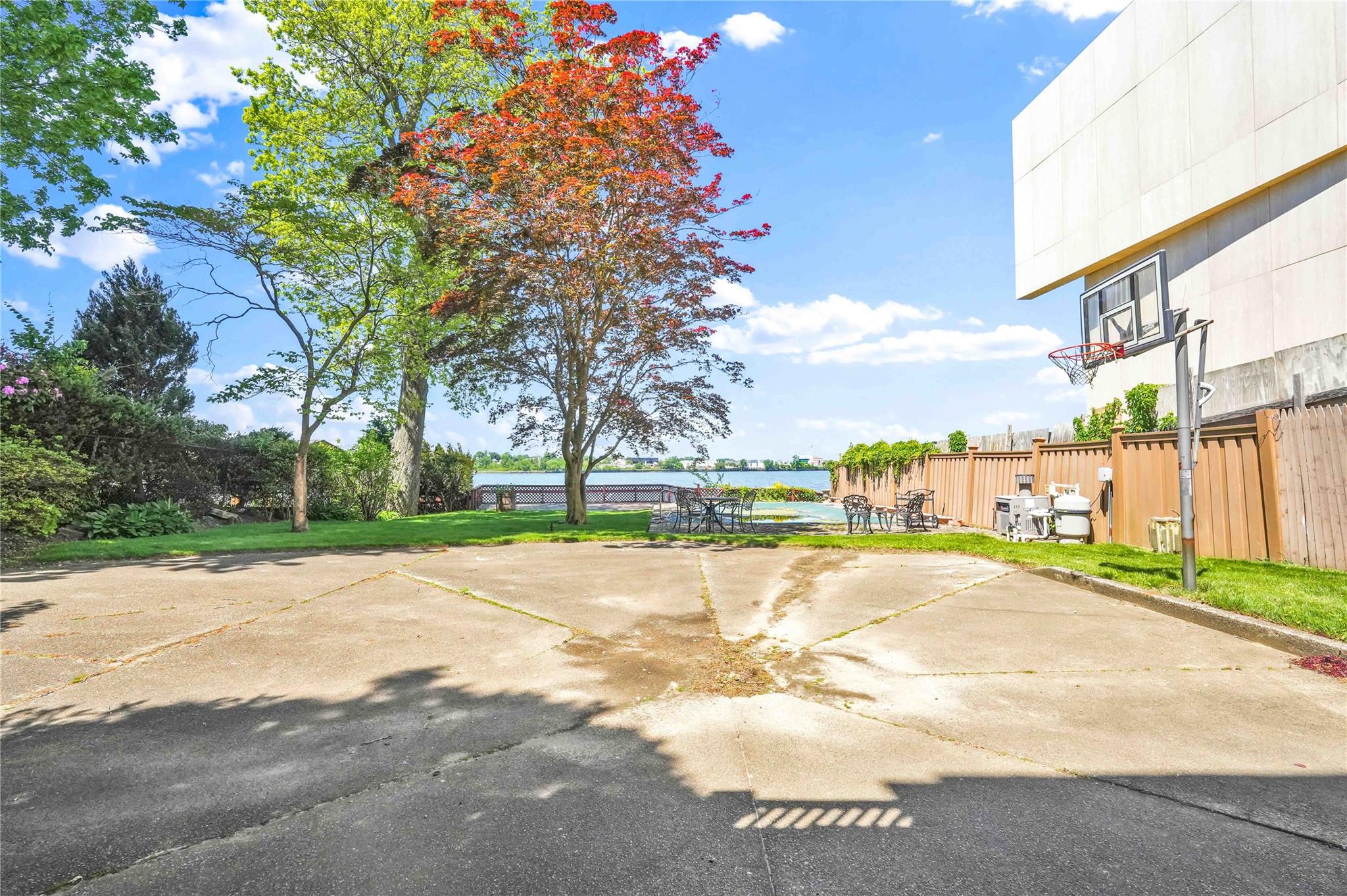 #5 photo, 95 Malba Drive, Malba , NY 11357