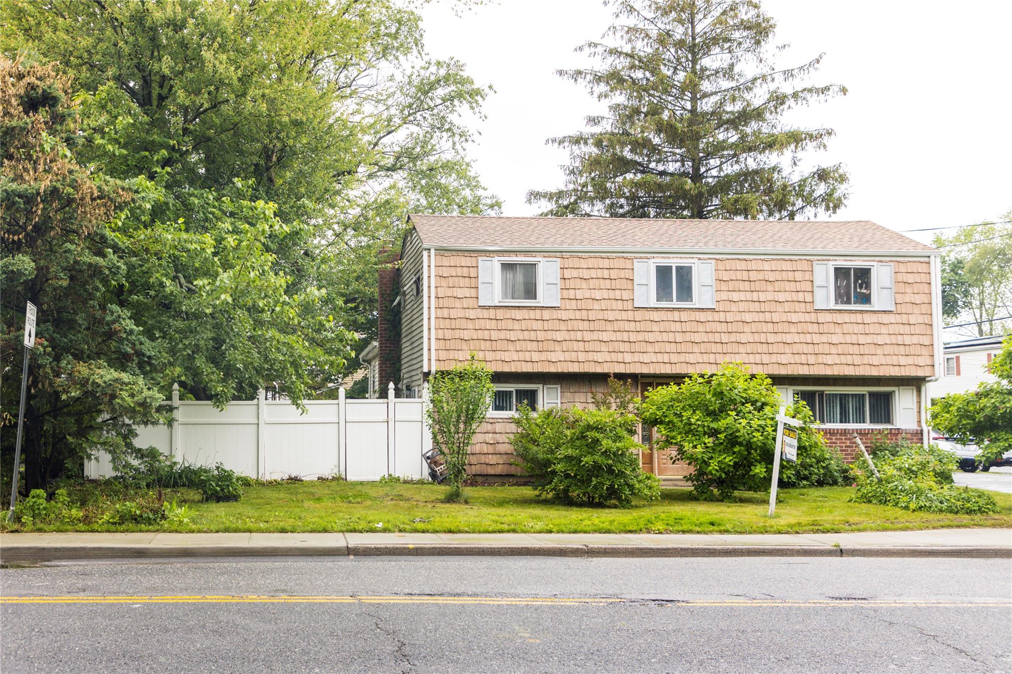 #2 photo, 1620 Brentwood Road, Bay Shore , NY 11706