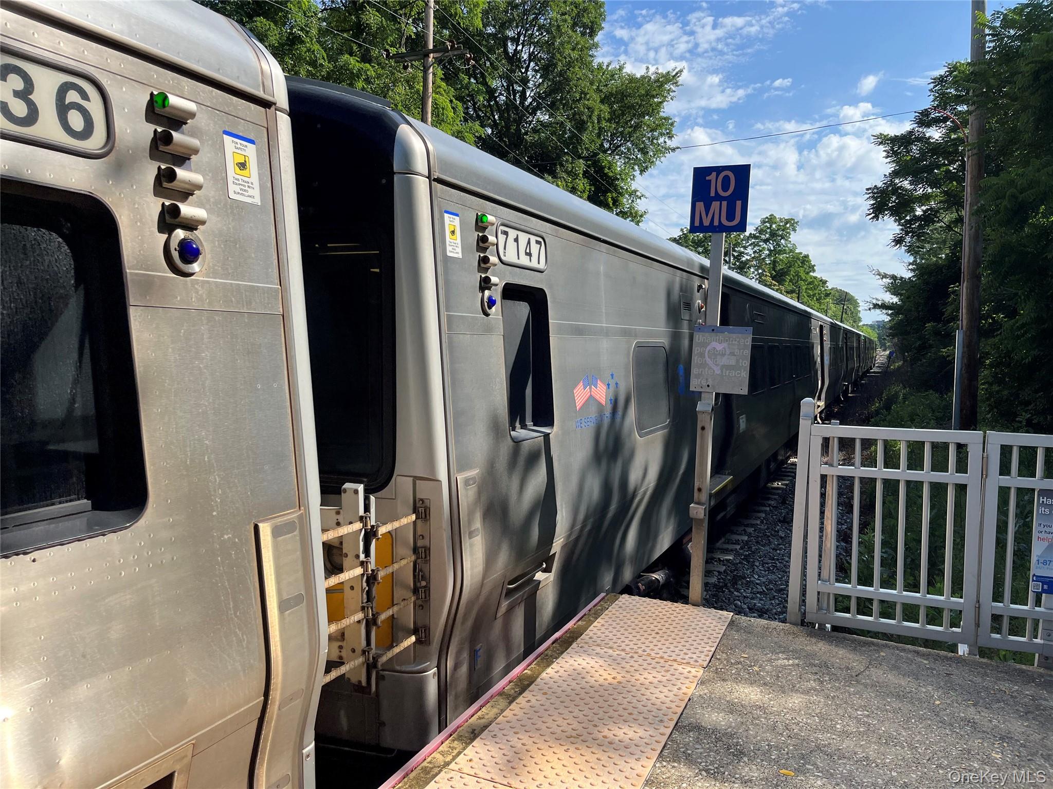 #19 photo, 54-40 Little Neck Parkway, クイーンズ区 Little Neck , NY 11362