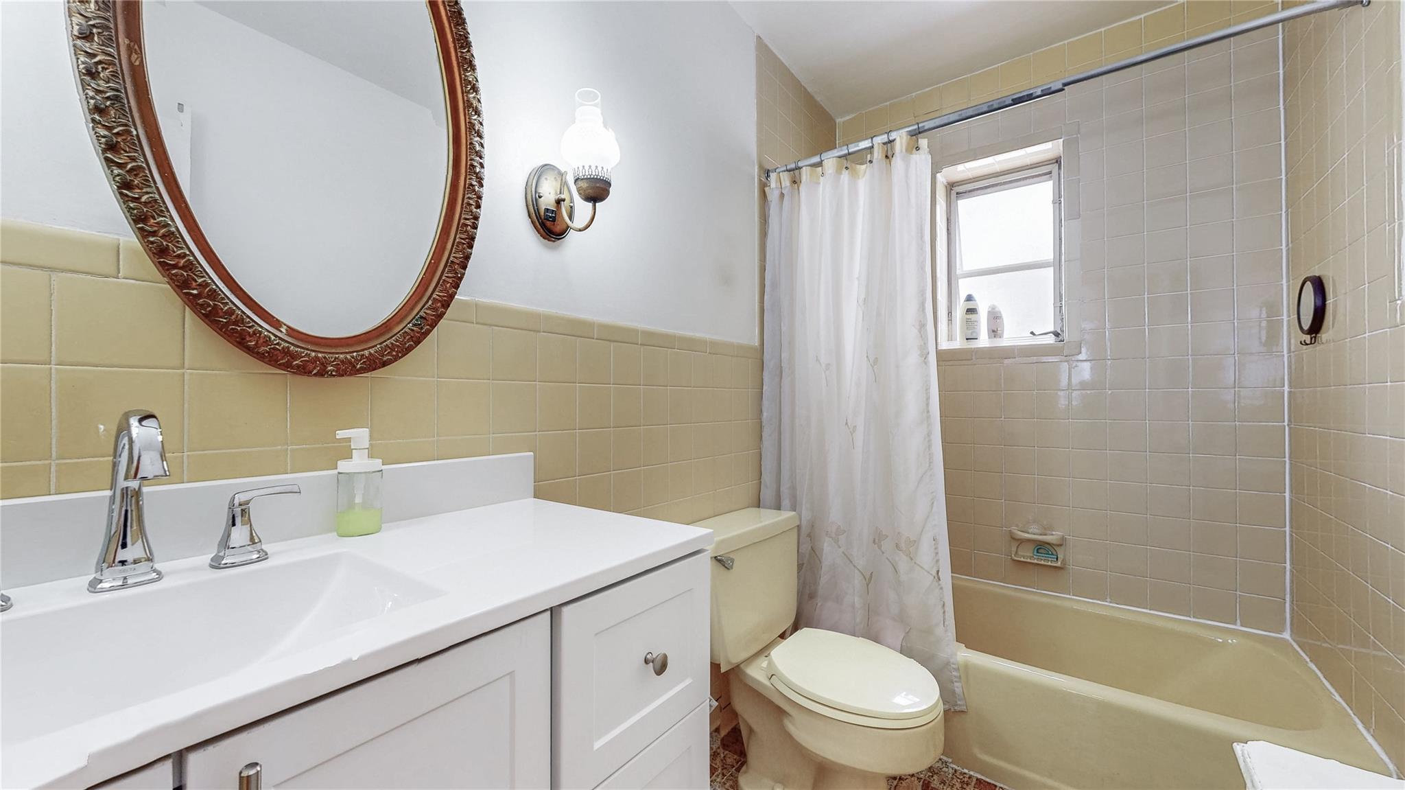 #14 photo, 68-37 Kessel Street, クイーンズ区 Forest Hills , NY 11375