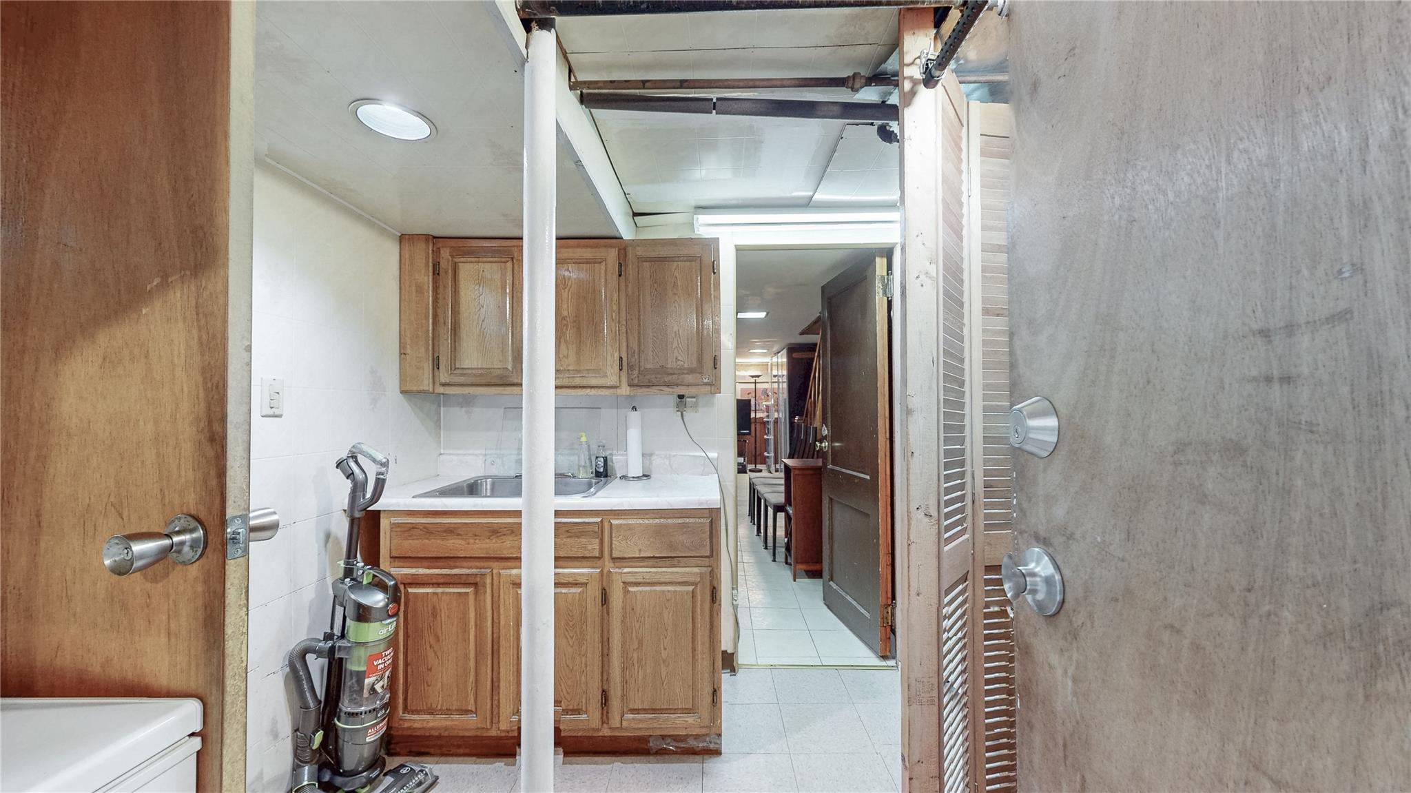 #18 photo, 68-37 Kessel Street, クイーンズ区 Forest Hills , NY 11375