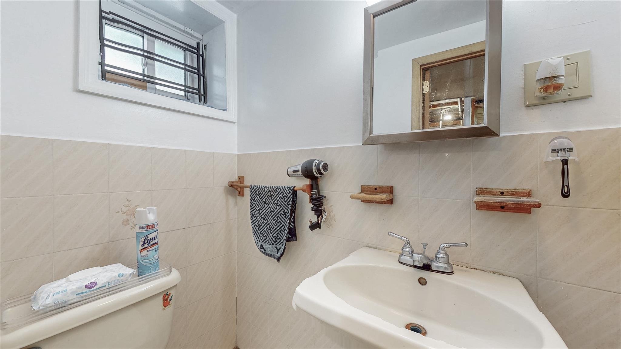 #19 photo, 68-37 Kessel Street, クイーンズ区 Forest Hills , NY 11375