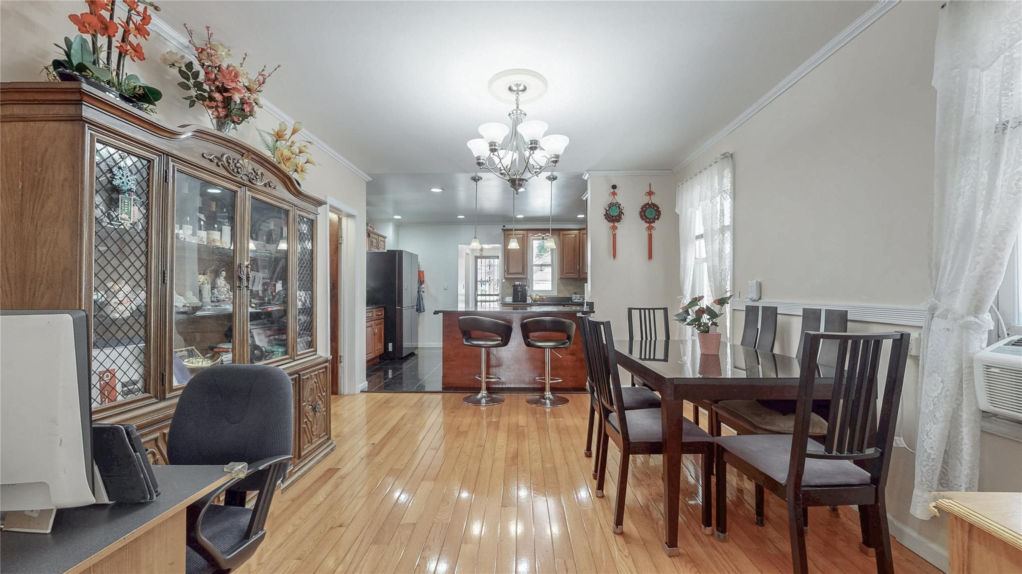 #7 photo, 68-37 Kessel Street, クイーンズ区 Forest Hills , NY 11375