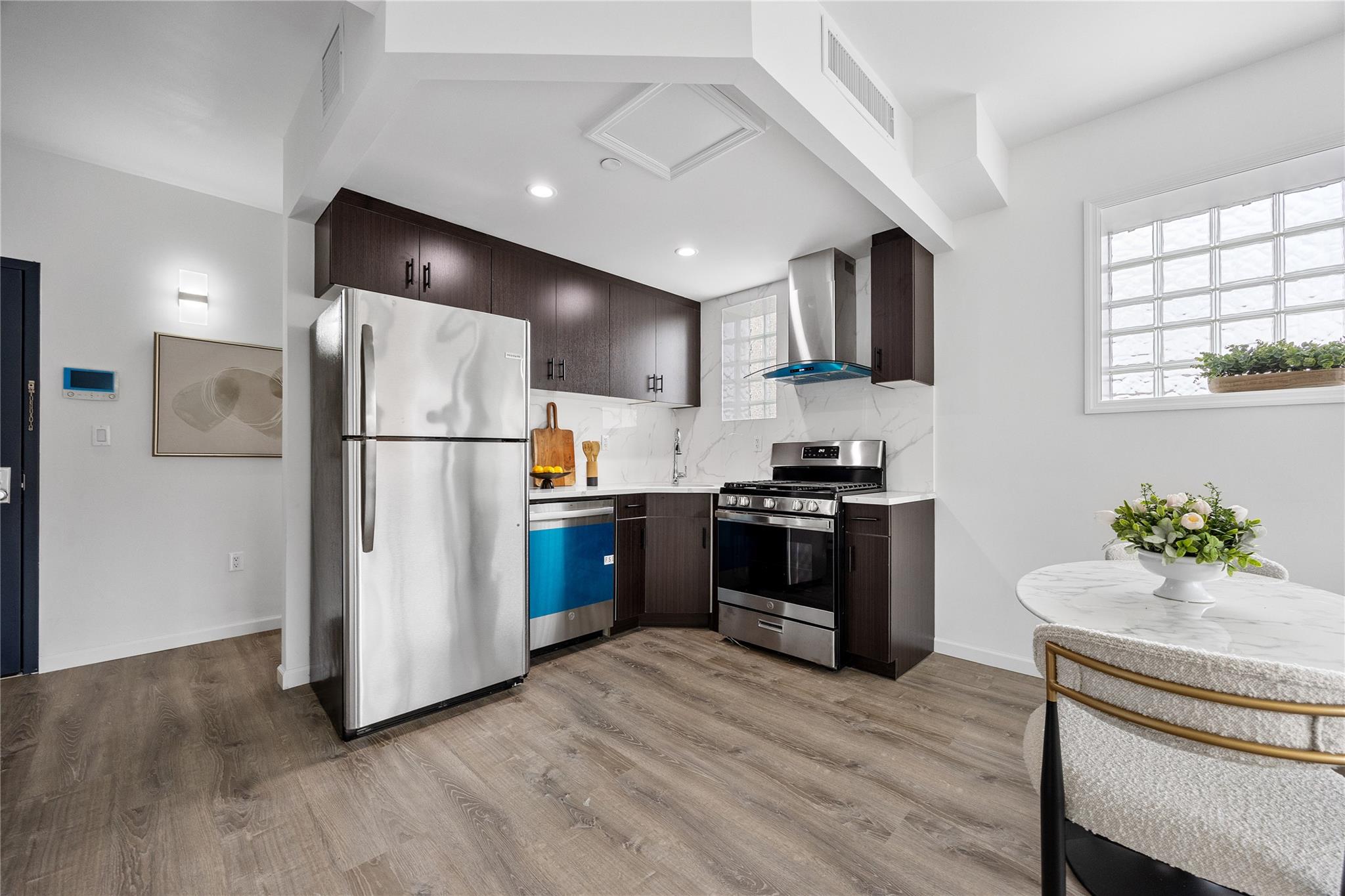 #5 photo, 97-30 64th Avenue, クイーンズ区 Rego Park , NY 11374