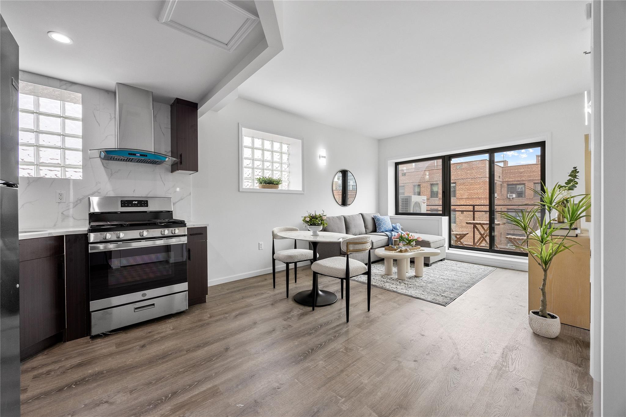 #4 photo, 97-30 64th Avenue, クイーンズ区 Rego Park , NY 11374