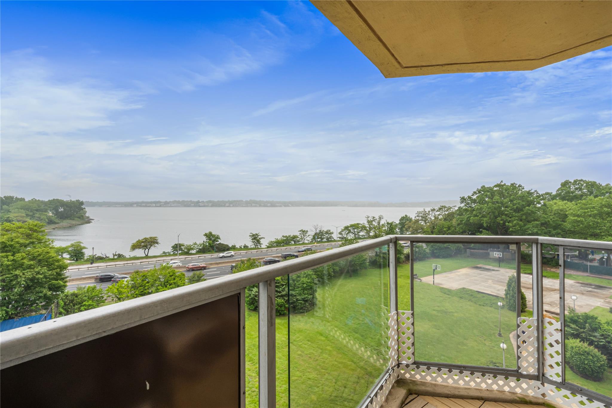 #19 photo, 17-85 215th Street, クイーンズ区 Bayside , NY 11360