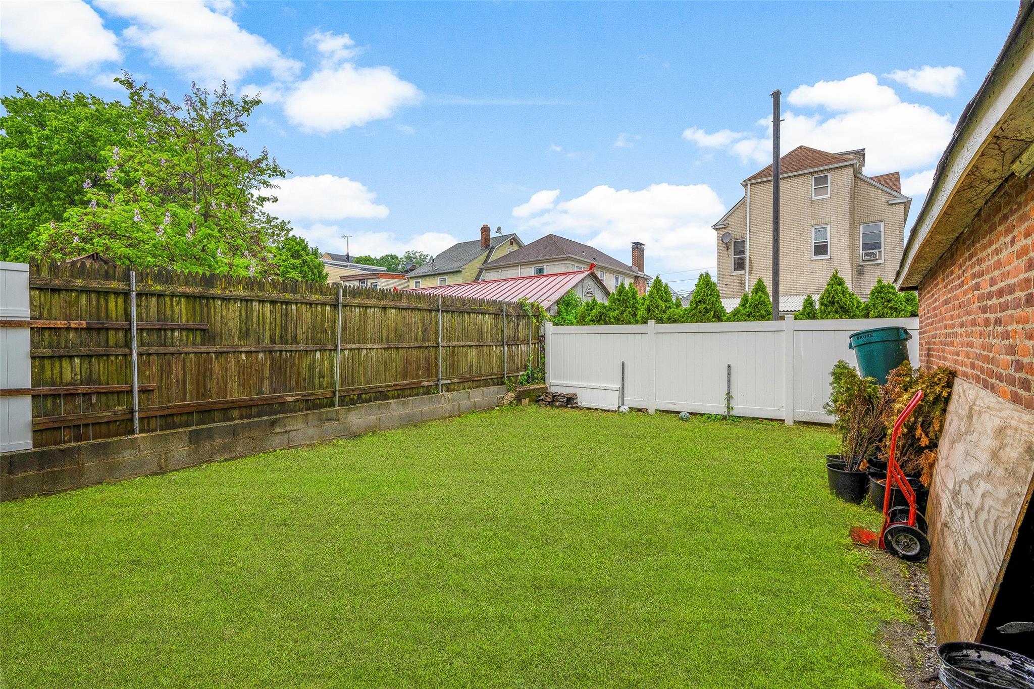 #17 photo, 41 AKA 43 Sherwood Avenue, Yonkers , NY 10704