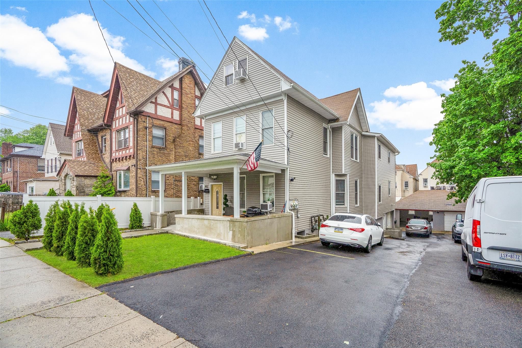 #19 photo, 41 AKA 43 Sherwood Avenue, Yonkers , NY 10704