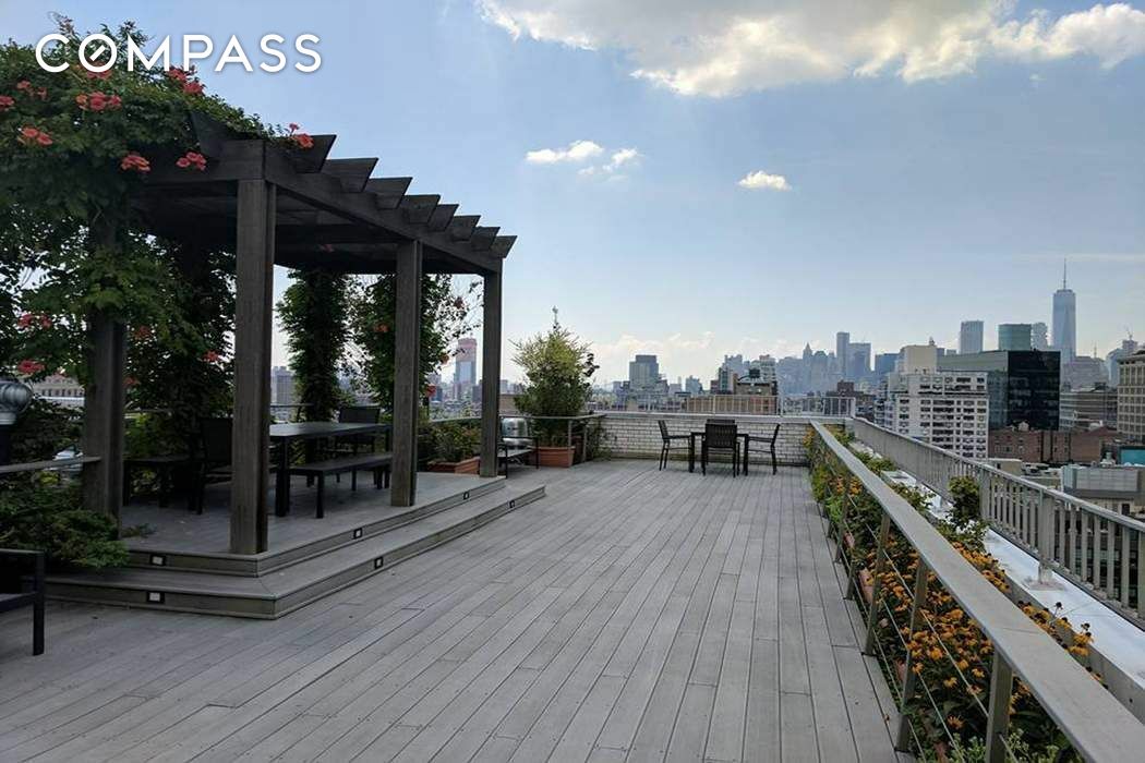 #9 photo, 111 3rd Avenue, マンハッタン East Village , NY 10003