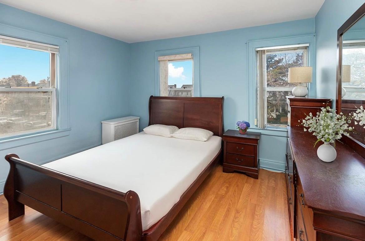 #18 photo, 17103 45th Avenue, Flushing , NY 11358