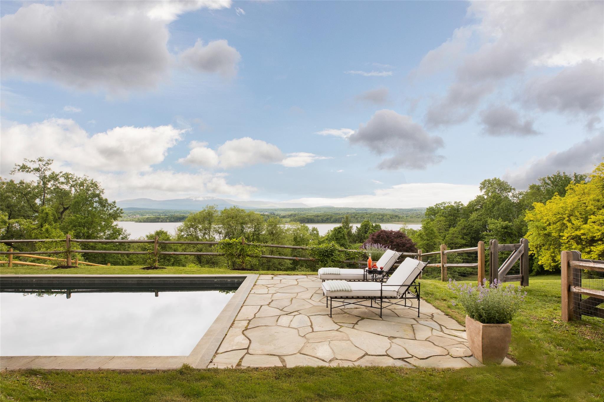 #2 photo, 49 Sunset Circle, Germantown , NY 12526