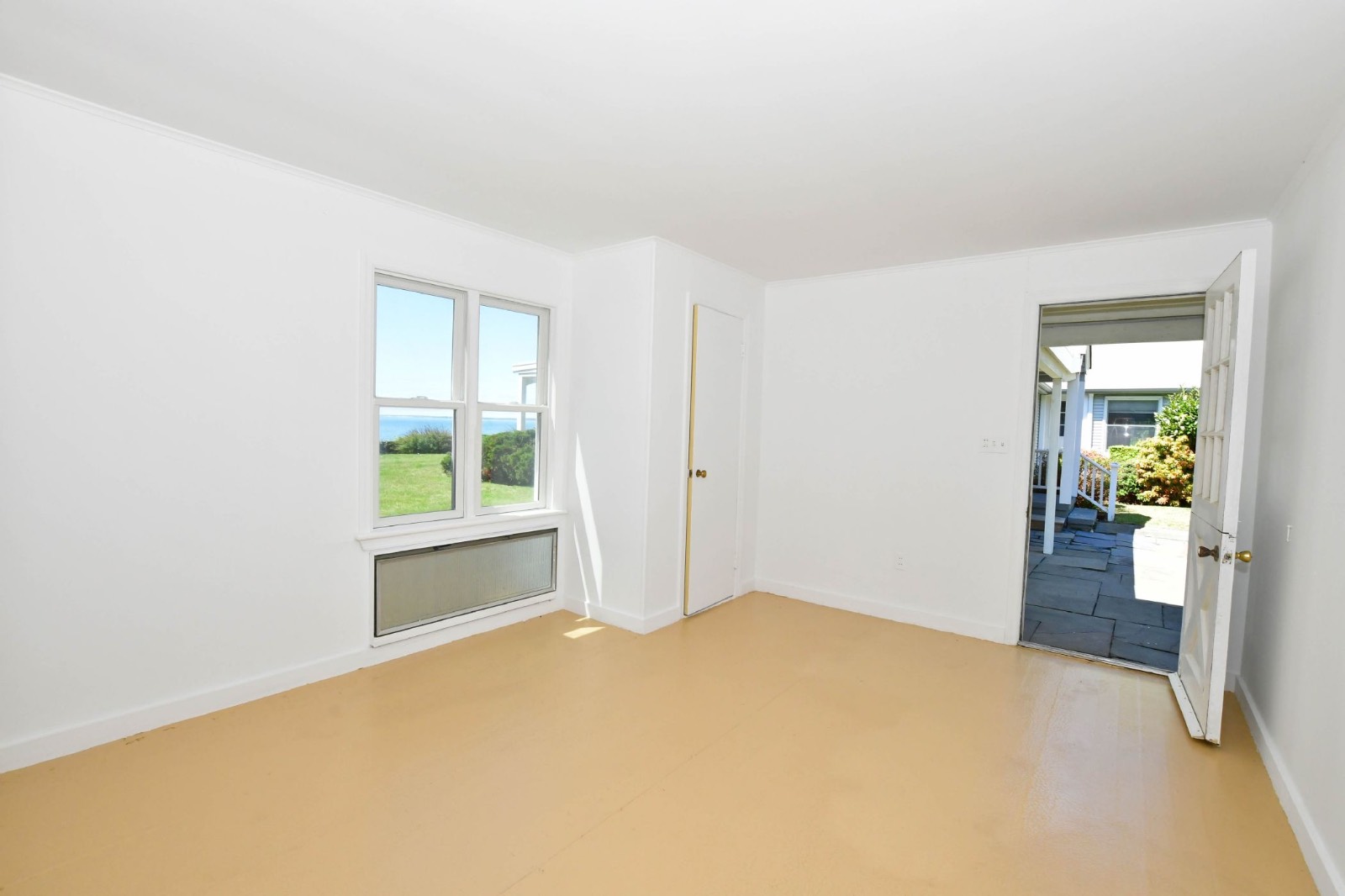 #14 photo, 100 Peconic Avenue, サフォーク郡 Shelter Island , NY 11964