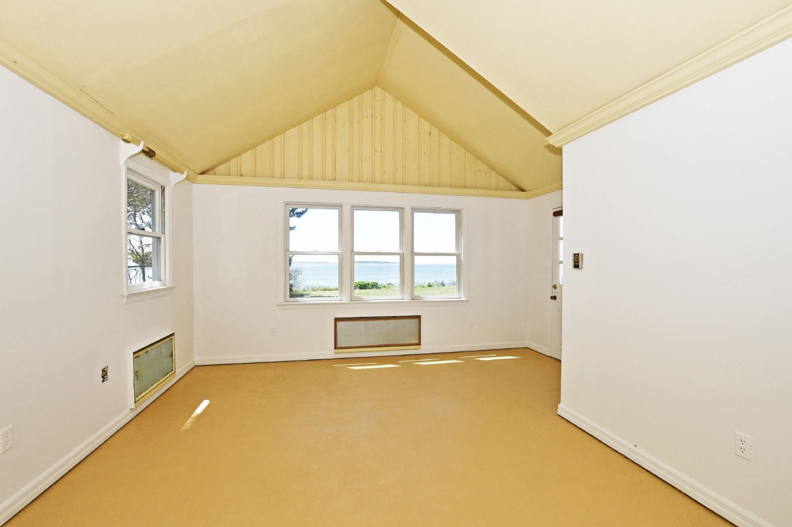 #16 photo, 100 Peconic Avenue, サフォーク郡 Shelter Island , NY 11964