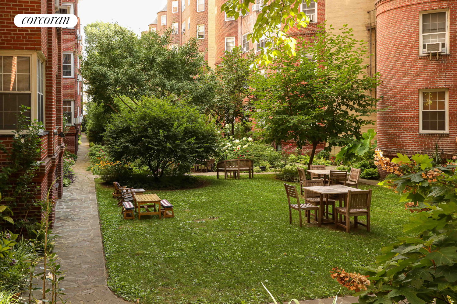 #9 photo, 35-25 77TH Street, クイーンズ区 Jackson Heights , NY 11372