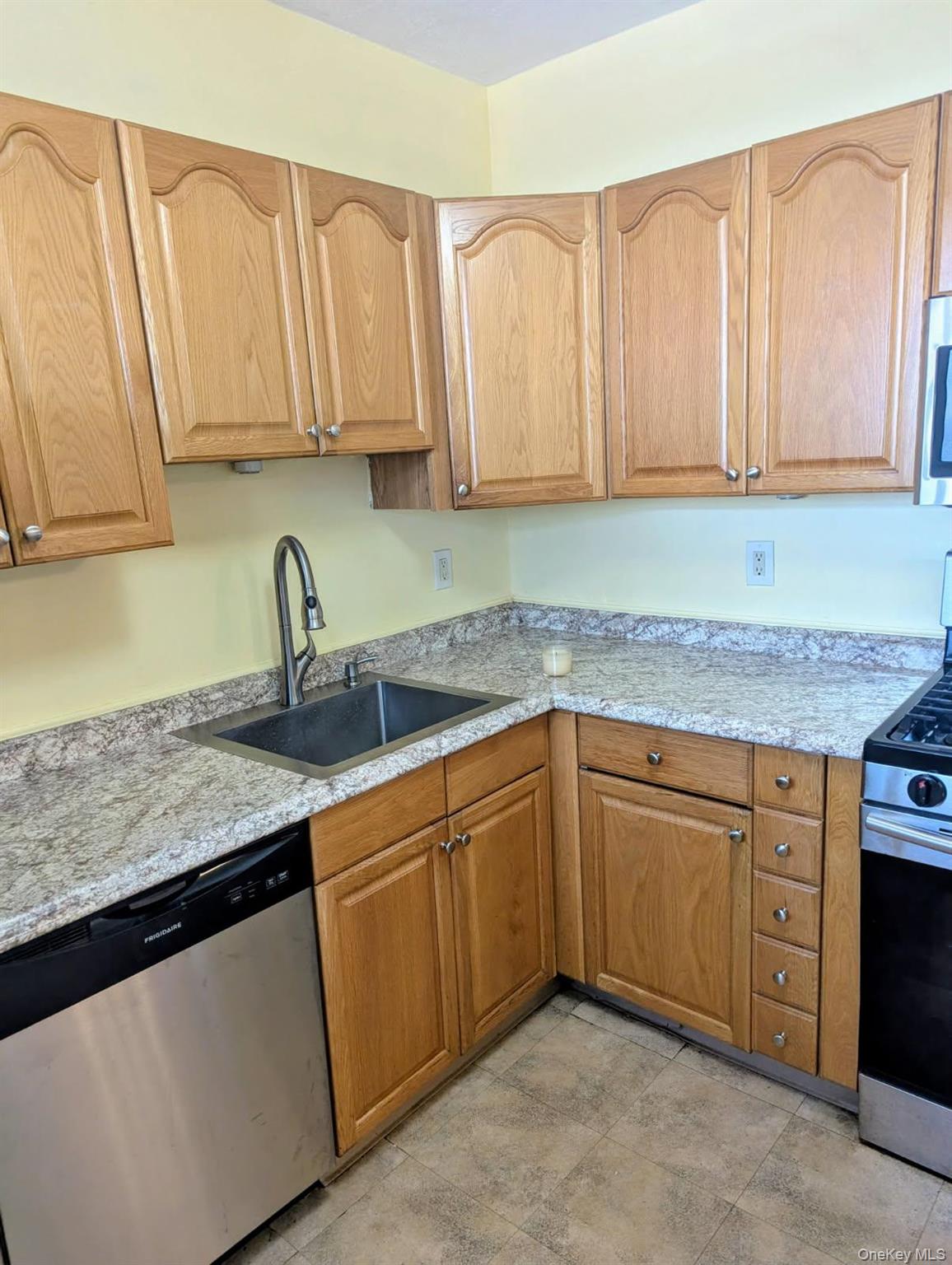 #6 photo, 325 King Street, Port Chester , NY 10573