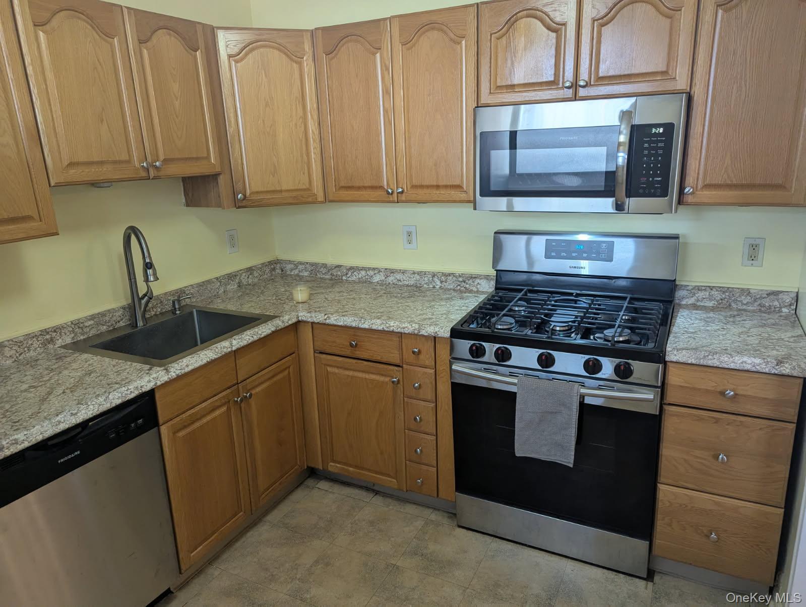 #7 photo, 325 King Street, Port Chester , NY 10573