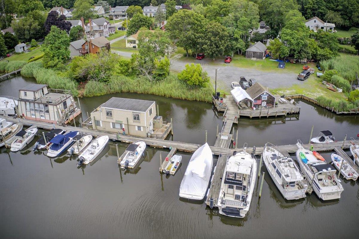 #8 photo, 149 c Riverside Drive, Riverhead , NY 11901