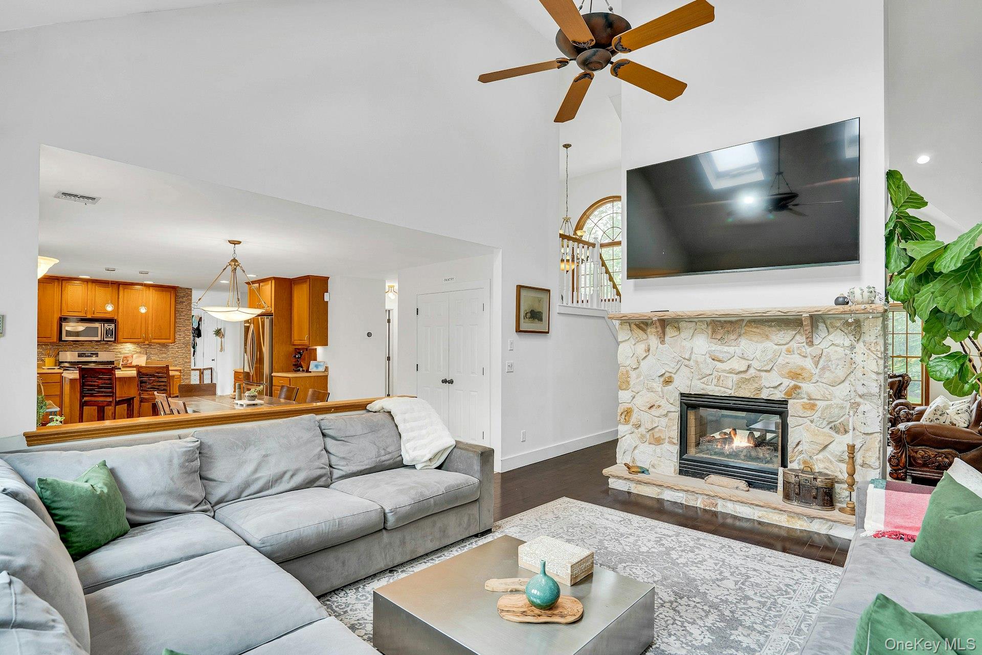 #13 photo, 1138 Carlls Straight Path, سوفولك Dix Hills , NY 11746