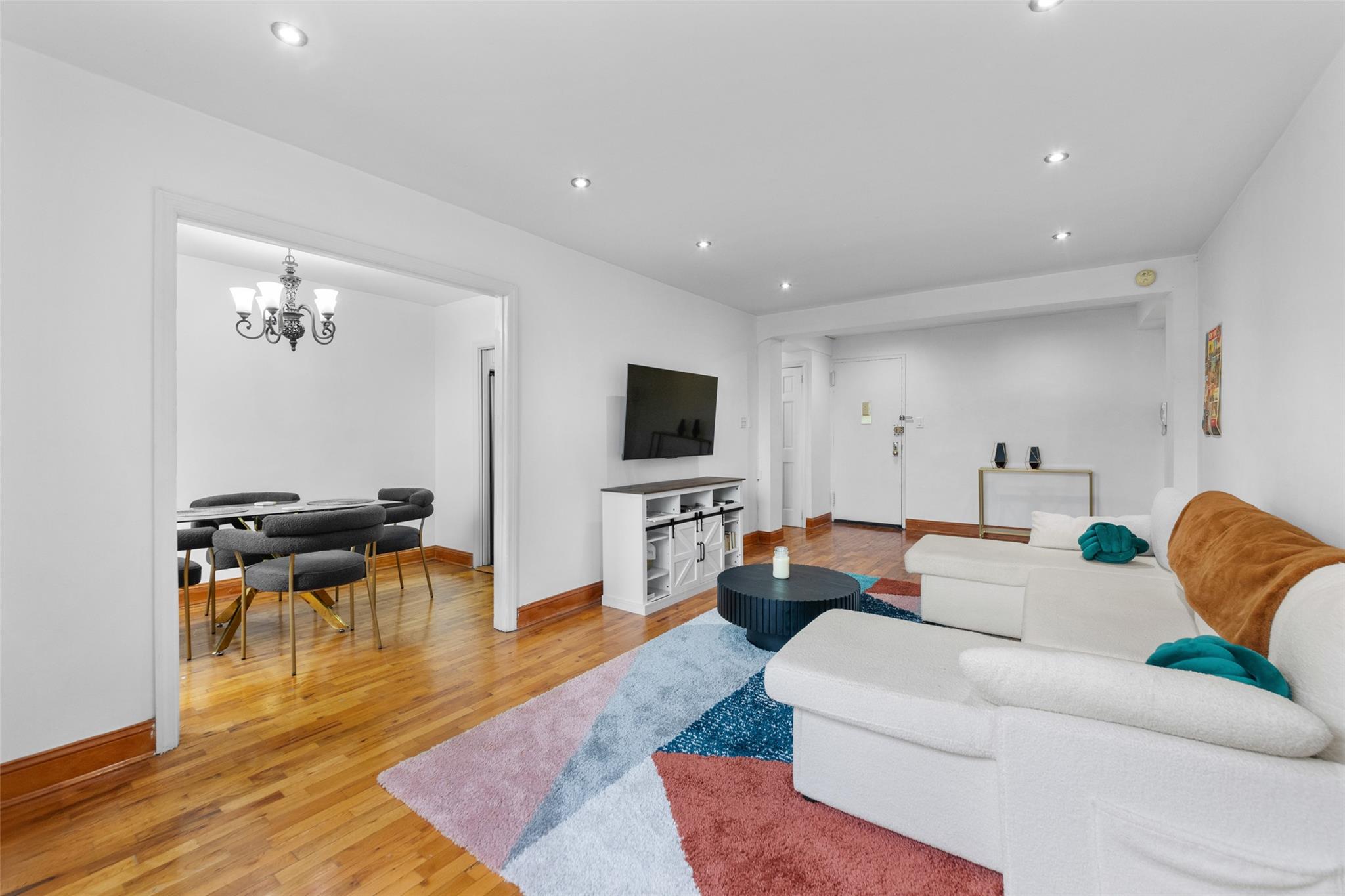 #4 photo, 59-30 108th Street, クイーンズ区 Corona , NY 11368