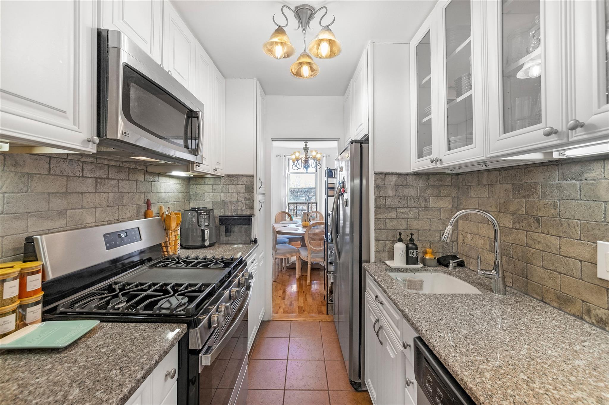 #6 photo, 59-30 108th Street, クイーンズ区 Corona , NY 11368