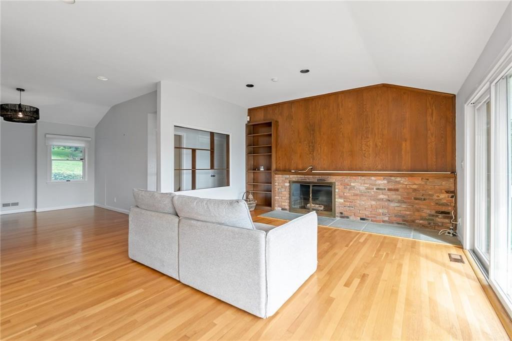 #4 photo, 13 Dock Pathway, New Rochelle , NY 10801