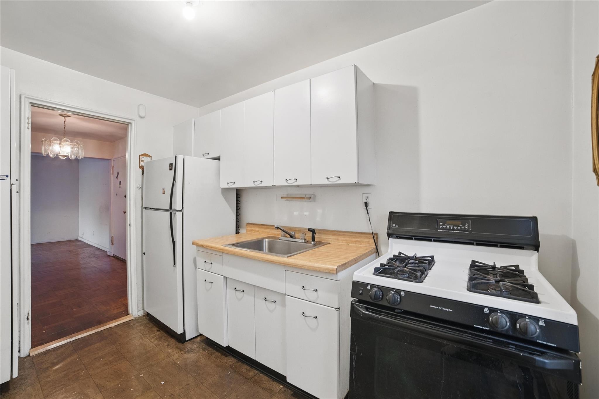 #10 photo, 682 Tuckahoe Road, Yonkers , NY 10710