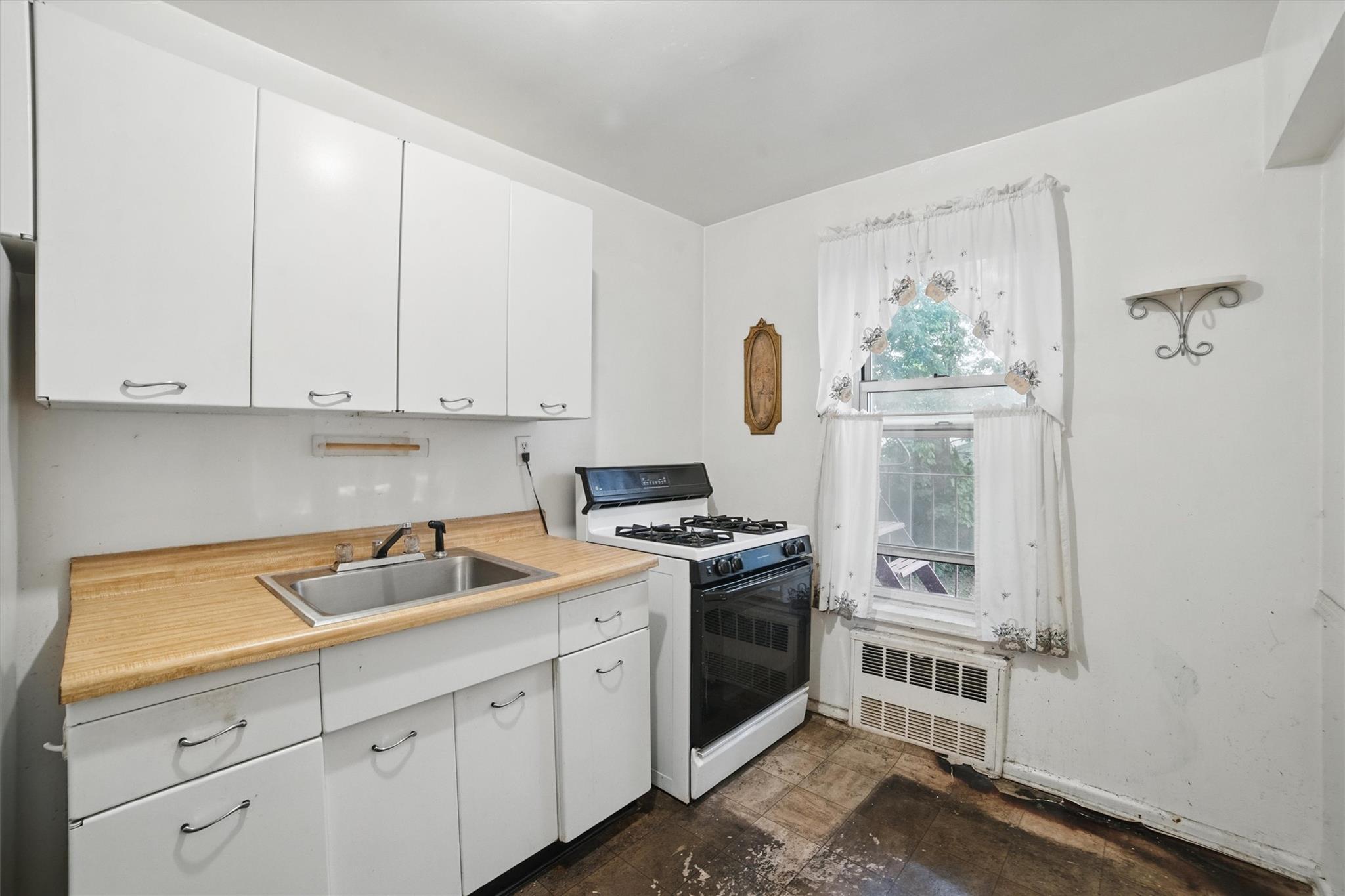 #11 photo, 682 Tuckahoe Road, Yonkers , NY 10710