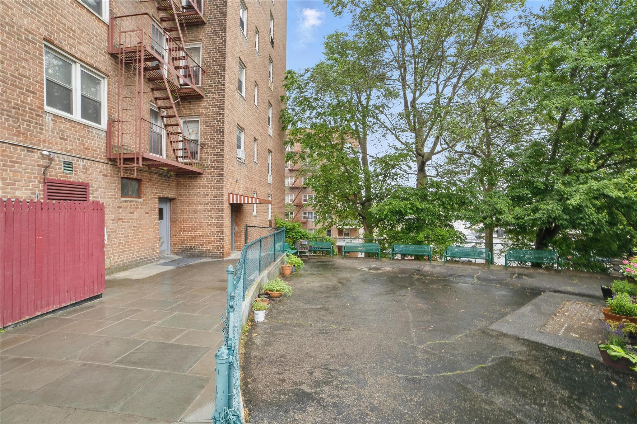 #16 photo, 682 Tuckahoe Road, Yonkers , NY 10710