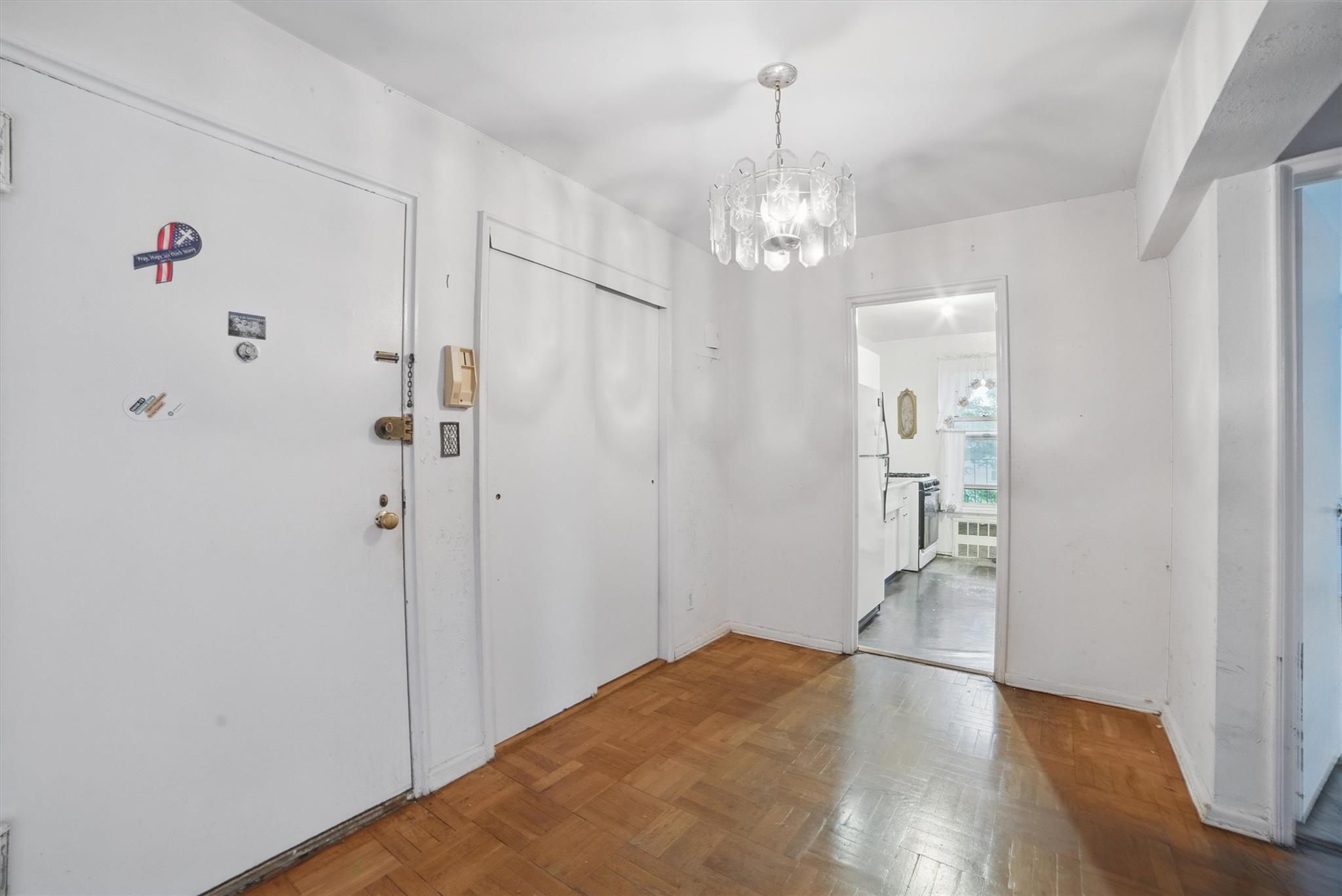 #4 photo, 682 Tuckahoe Road, Yonkers , NY 10710