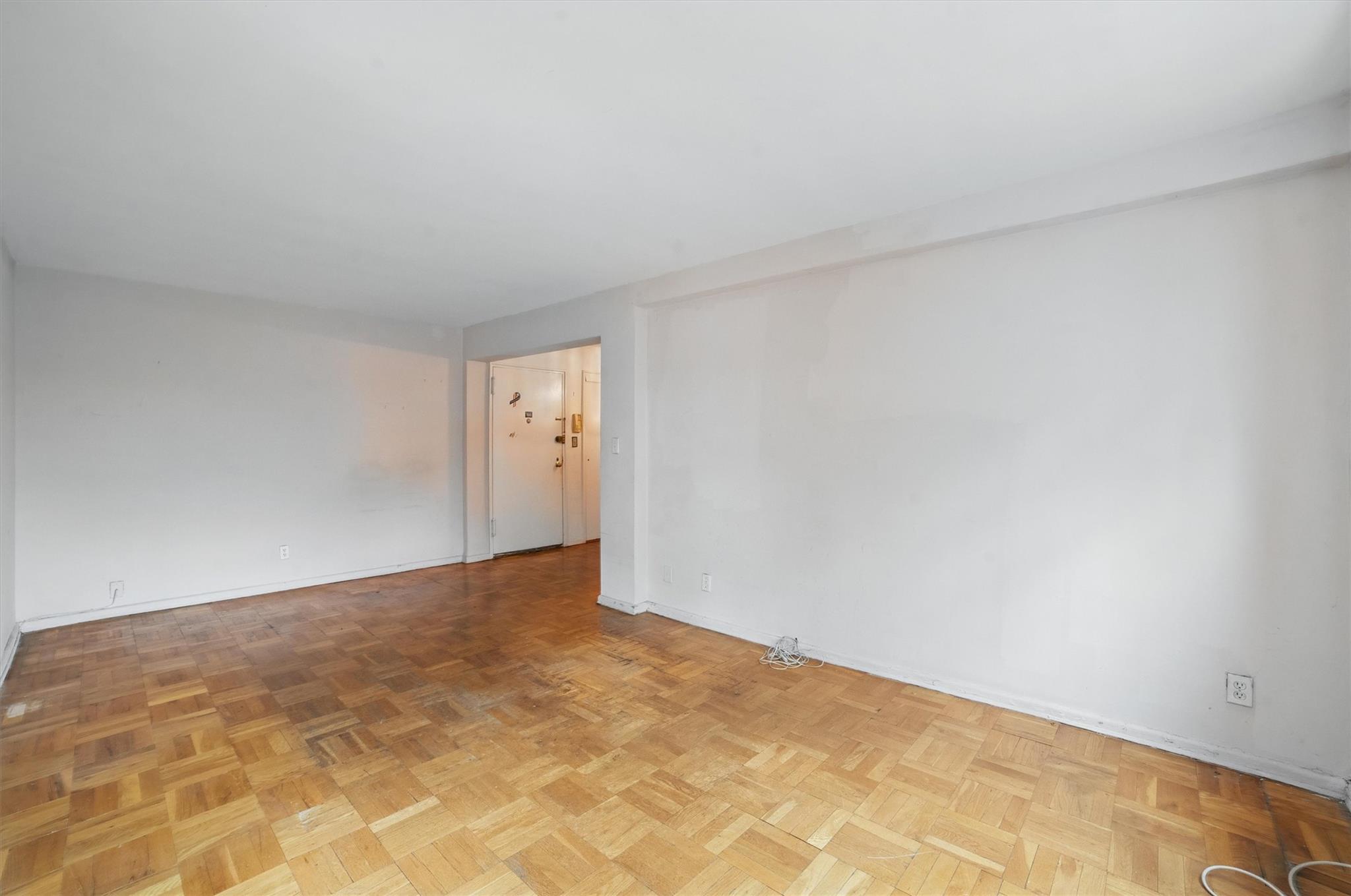 #8 photo, 682 Tuckahoe Road, Yonkers , NY 10710