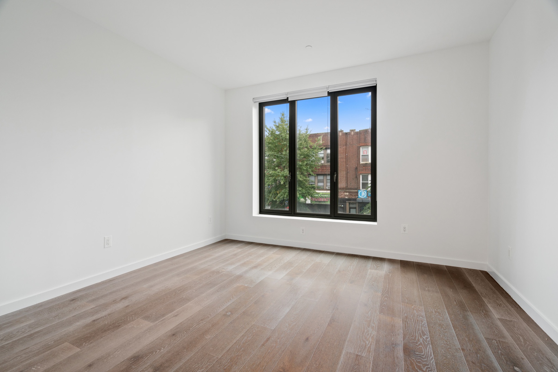 #13 photo, Astoria, クイーンズ区 Astoria , NY 11103