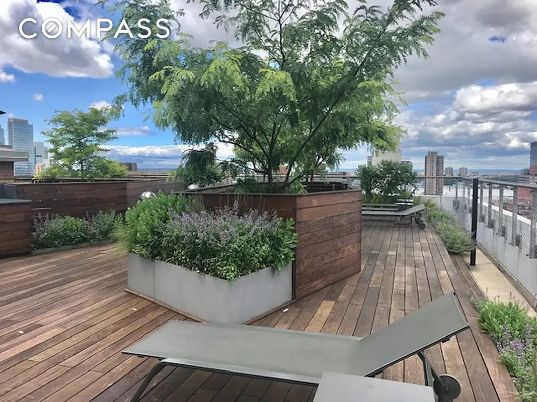 #10 photo, 301 W 53rd Street, マンハッタン Hell's Kitchen , NY 10019