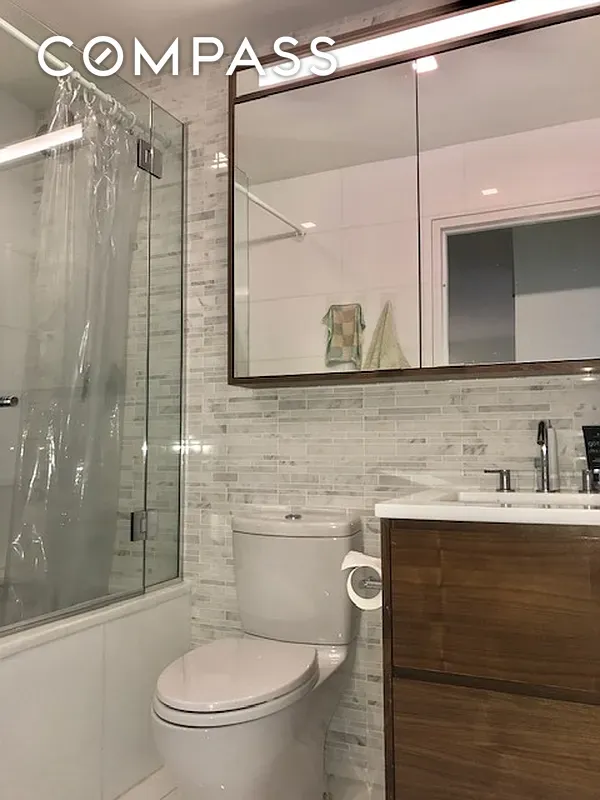 #5 photo, 301 W 53rd Street, マンハッタン Hell's Kitchen , NY 10019