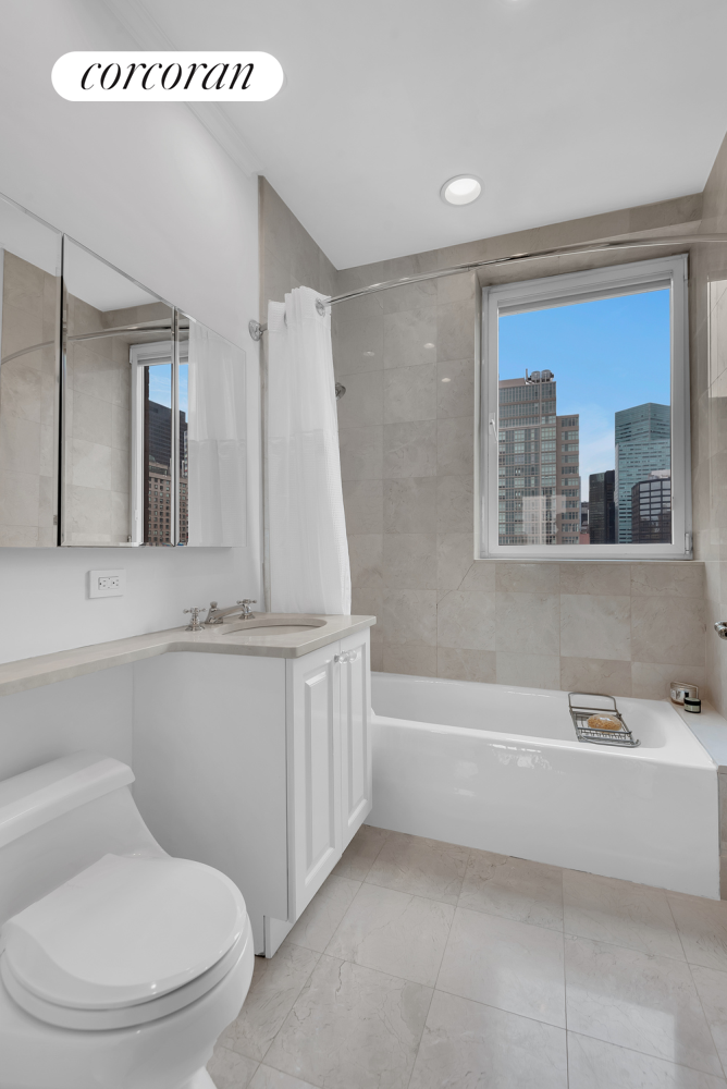 #8 photo, 351 E 51ST Street, マンハッタン Turtle Bay , NY 10022