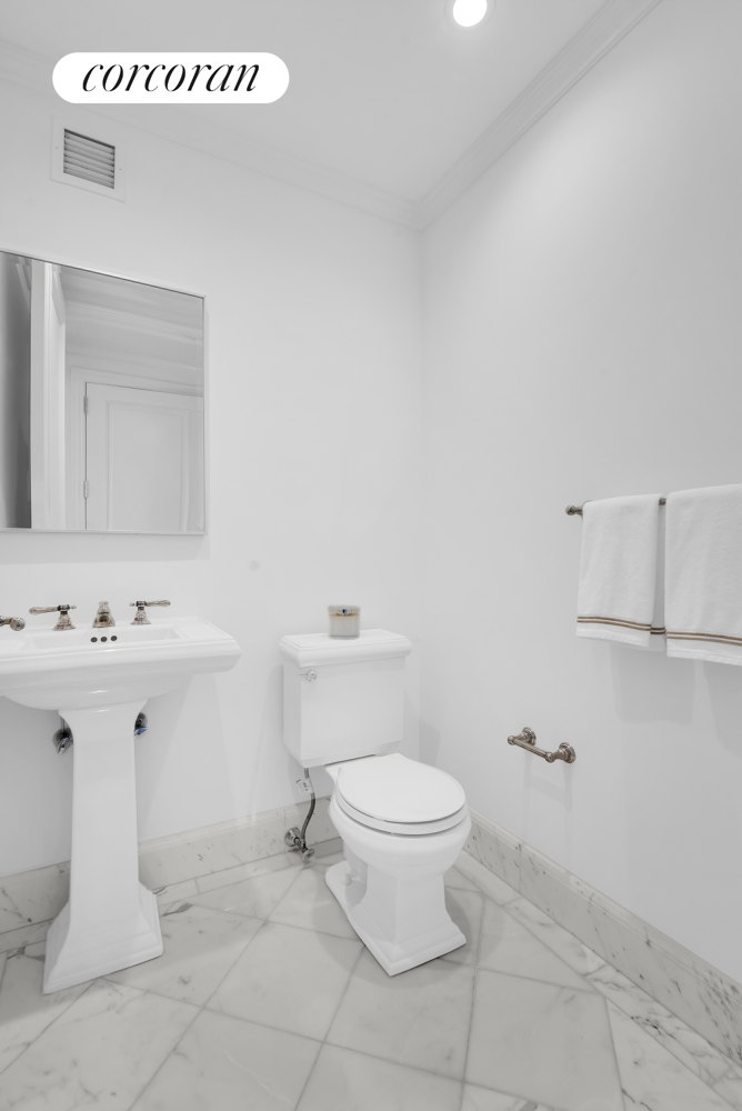 #9 photo, 351 E 51ST Street, マンハッタン Turtle Bay , NY 10022